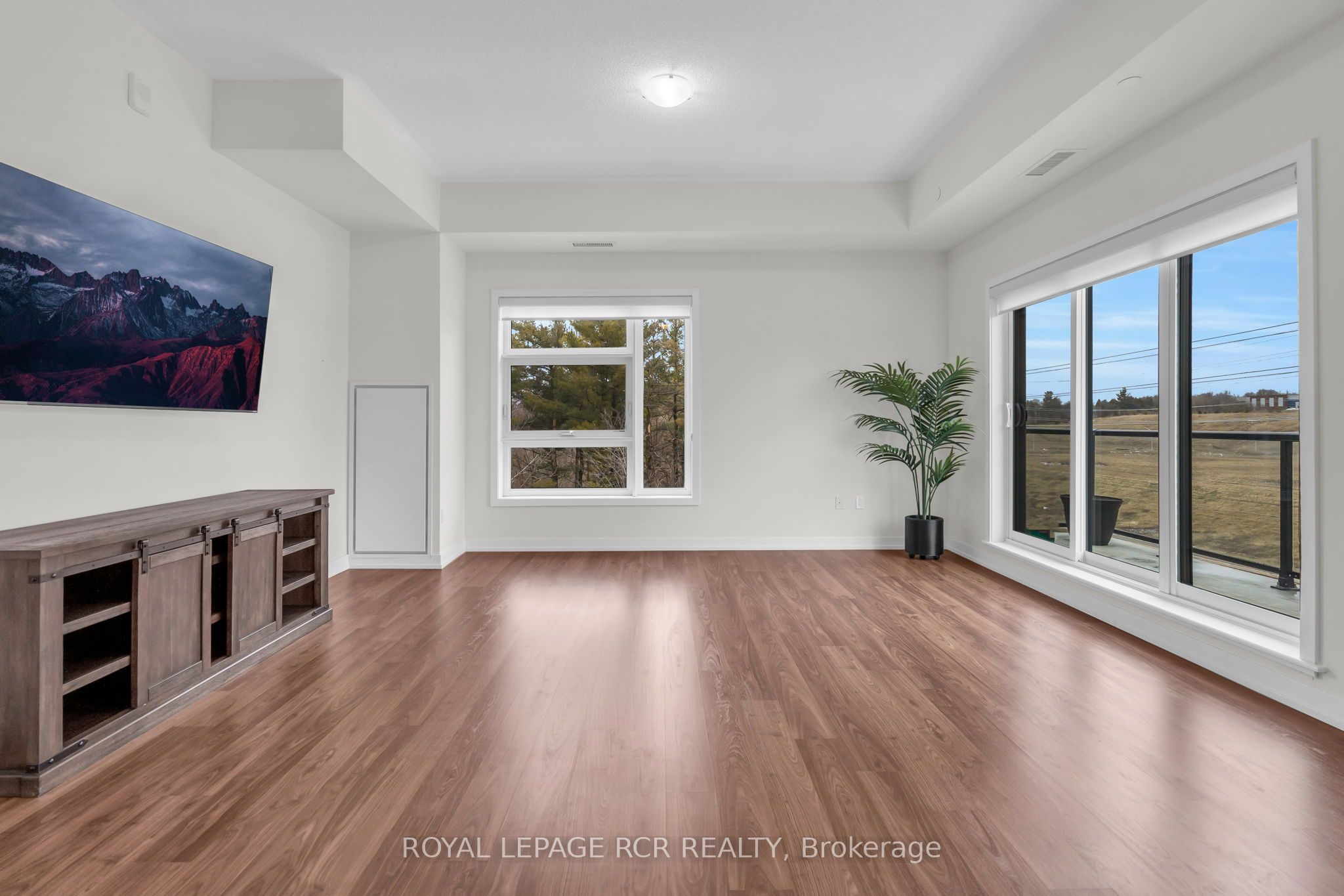 555 William Graham Drive 413, Aurora, ON L4G 3H9 photo 4