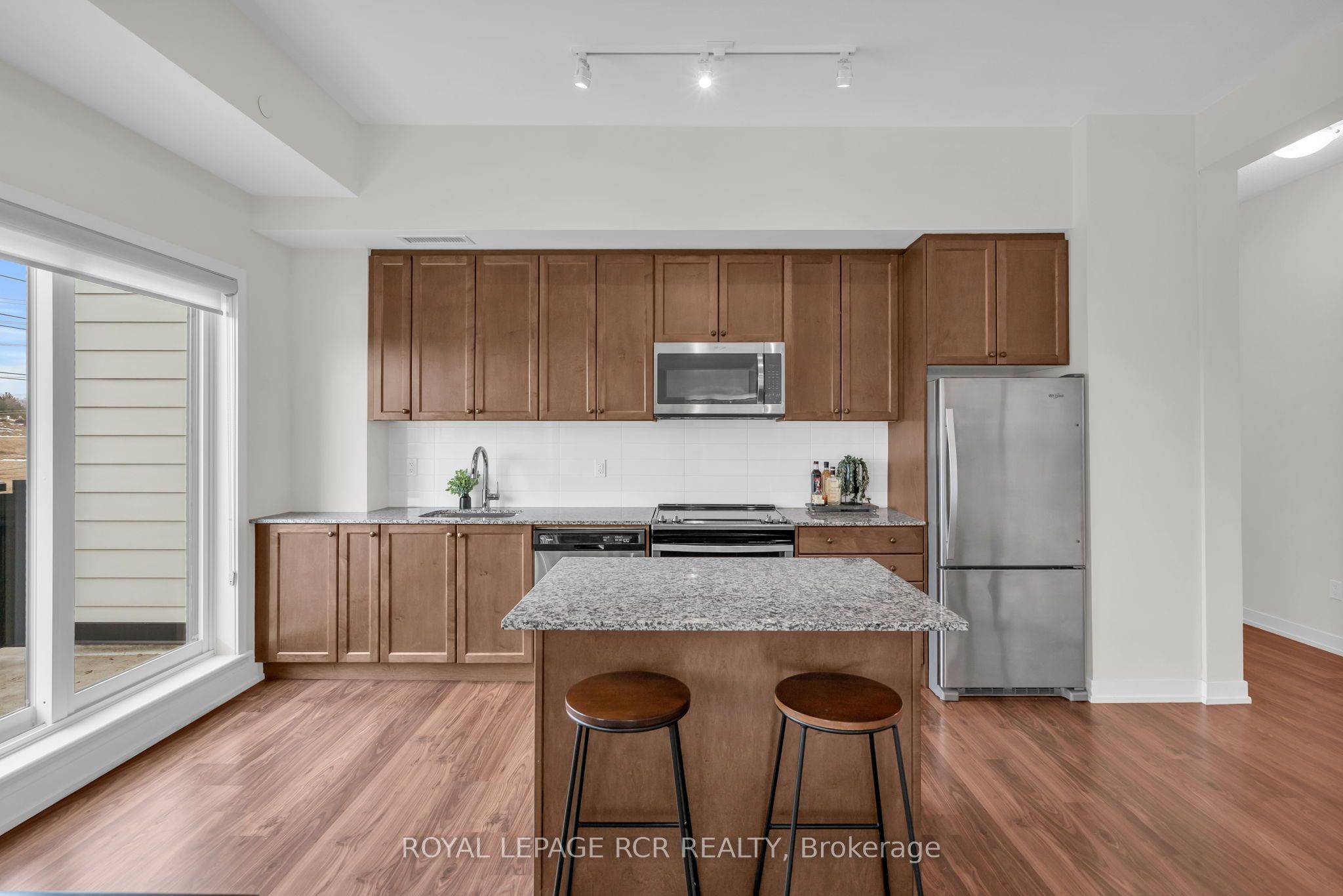 555 William Graham Drive 413, Aurora, ON L4G 3H9 photo 5