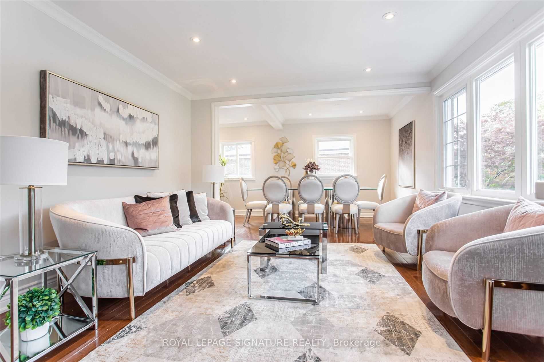 50 Cartier Crescent Main, Richmond Hill, ON L4C 2N2 photo 2