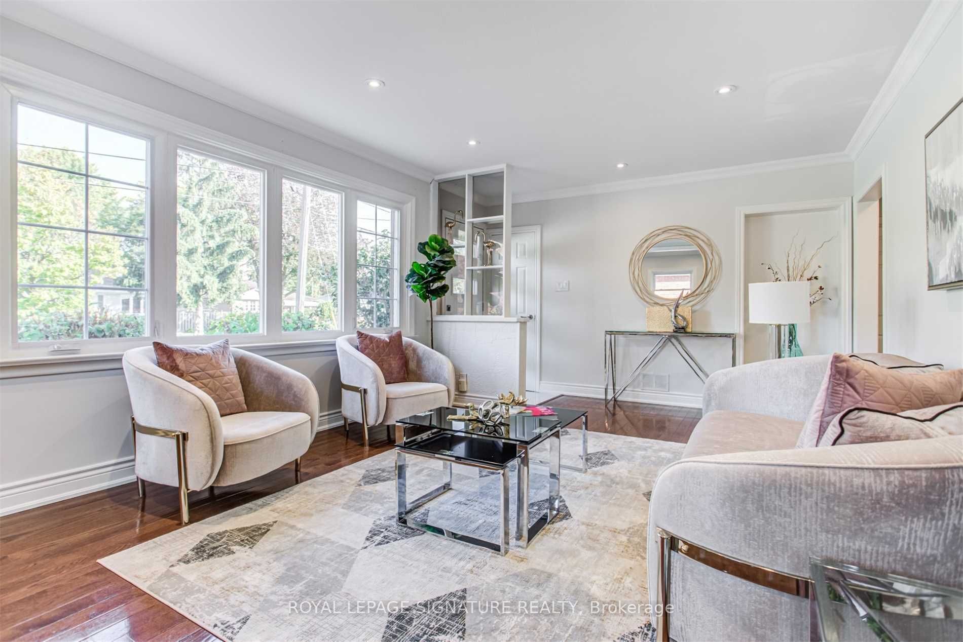 50 Cartier Crescent Main, Richmond Hill, ON L4C 2N2 photo 3