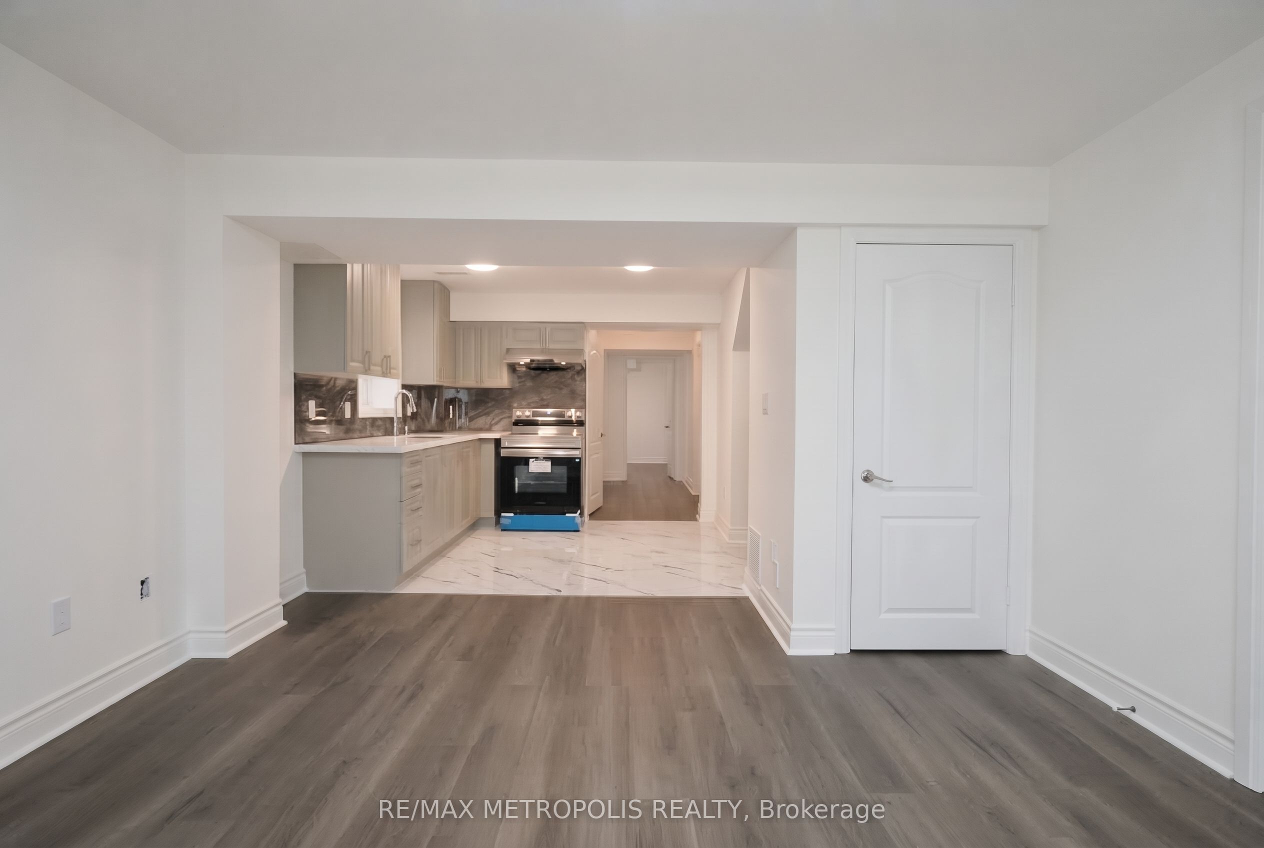 11 Huron Lane Bsmt, Bradford West Gwillimbury, ON L3Z 0N2 photo 3