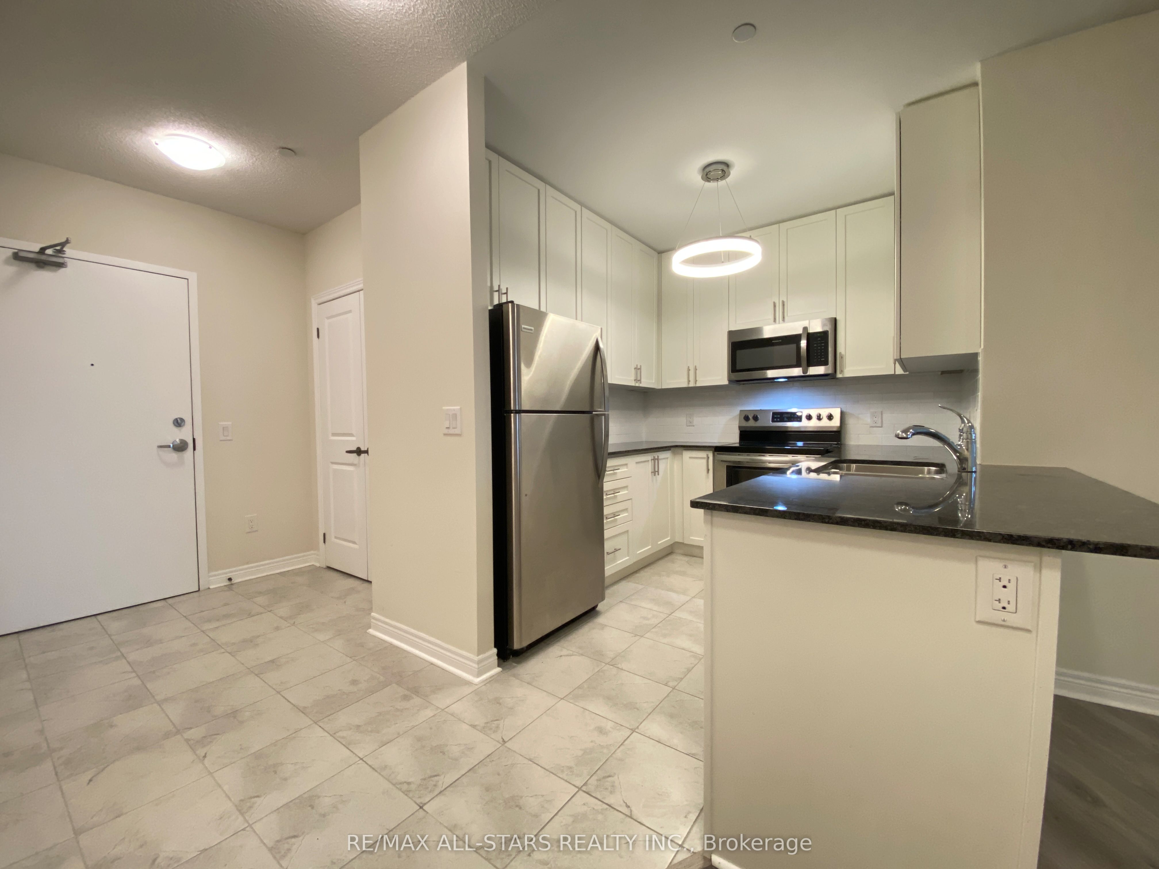 39 New Delhi Drive 410, Markham, ON L3S 0E1 photo 2
