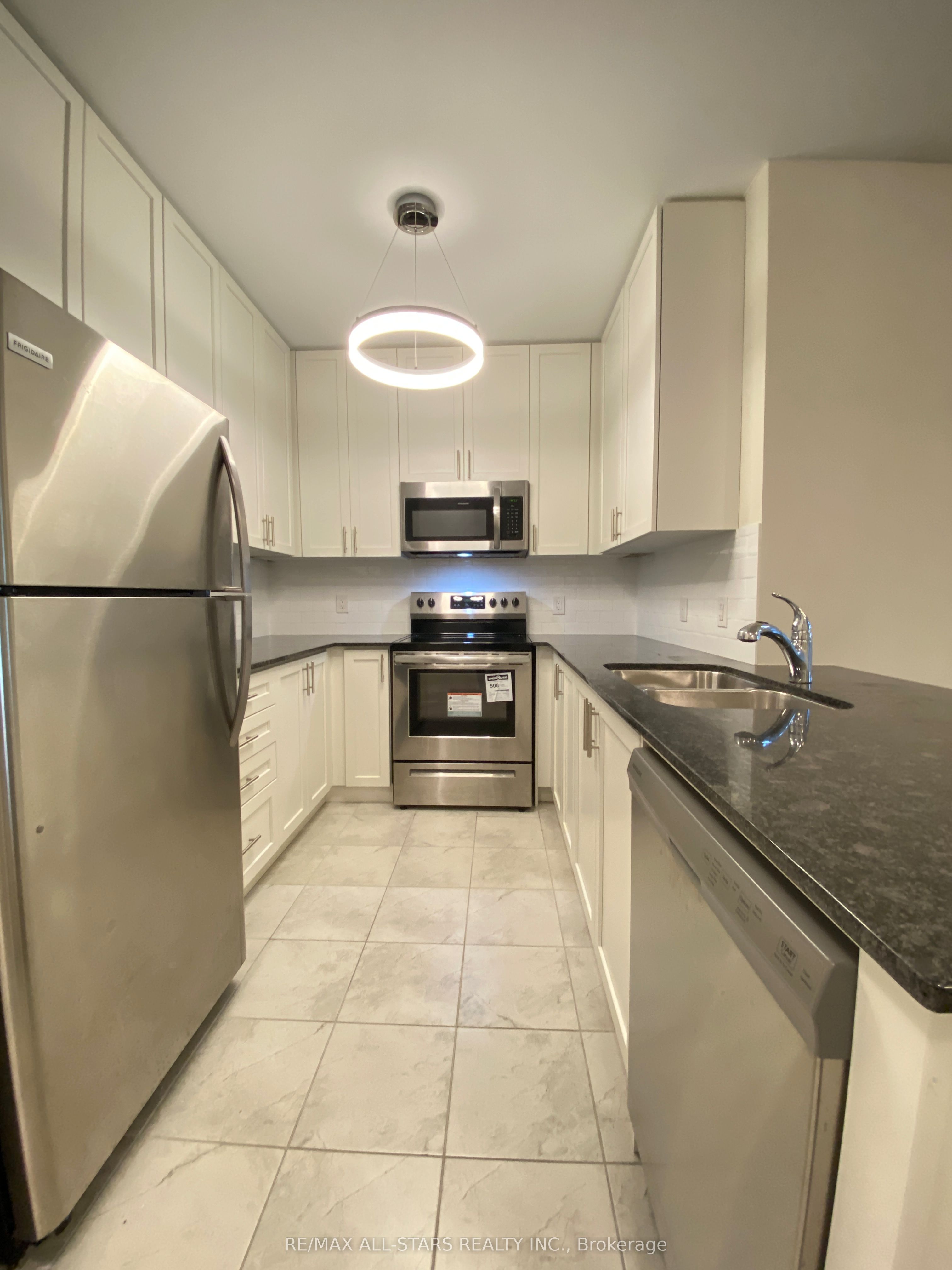 39 New Delhi Drive 410, Markham, ON L3S 0E1 photo 3