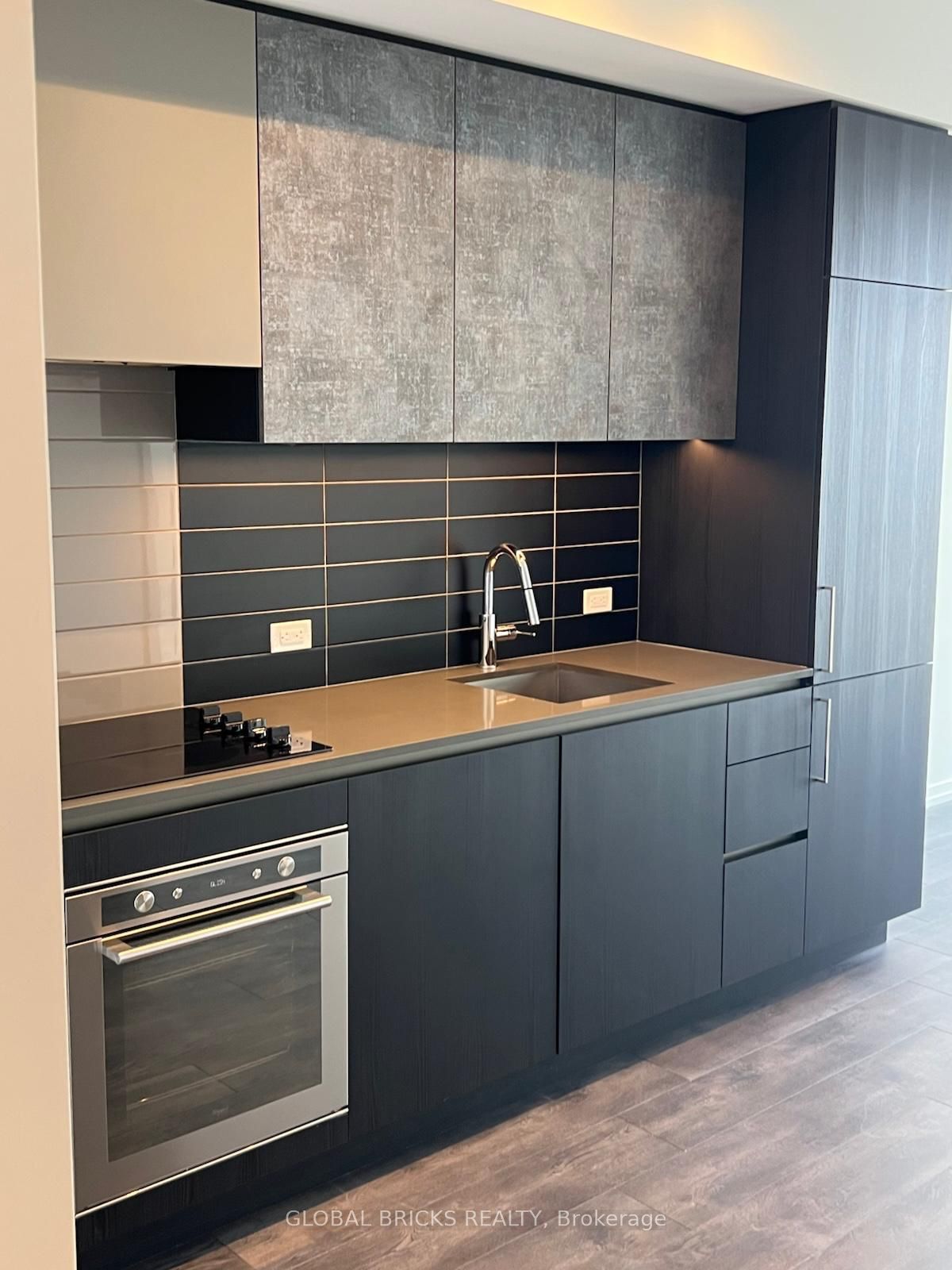 1000 Portage Parkway 5, Vaughan, ON L4K 0L1 photo 4