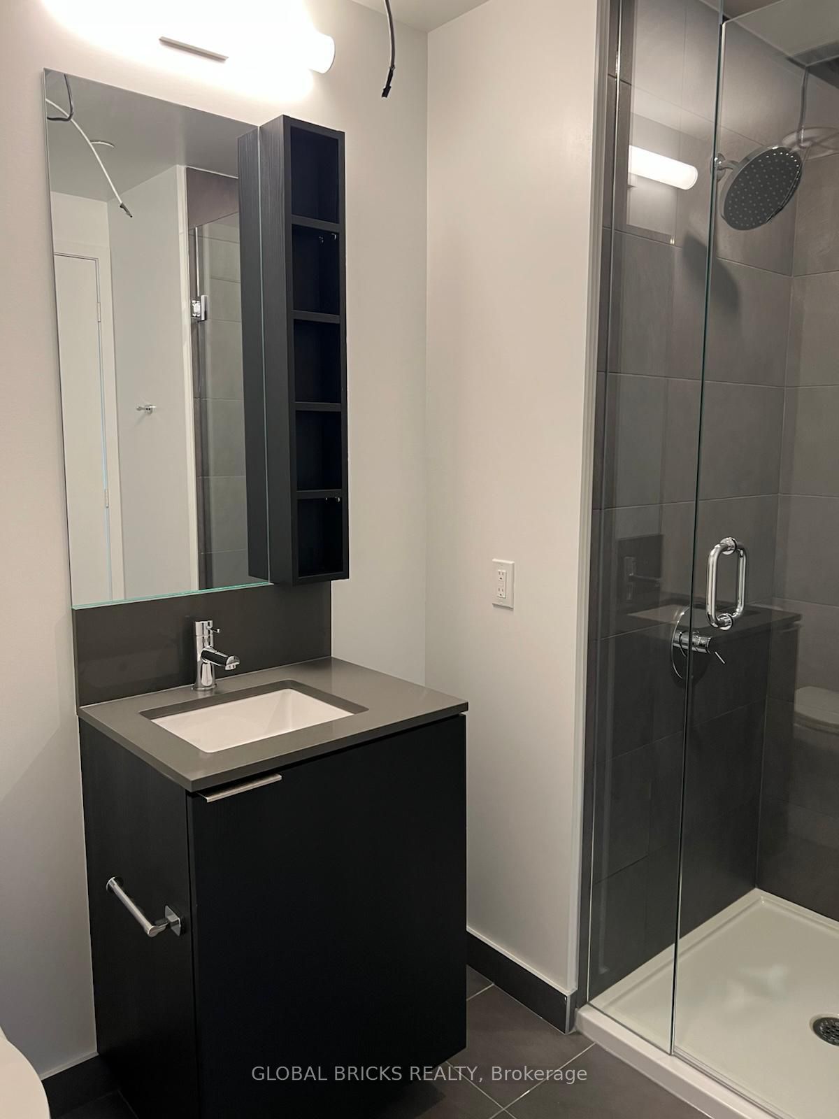 1000 Portage Parkway 5, Vaughan, ON L4K 0L1 photo 5