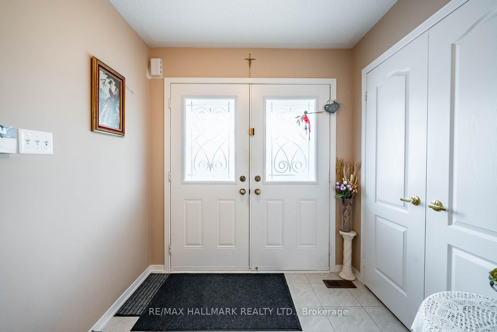 6 Duffin Drive, Whitchurch-Stouffville, ON L4A 0R5 photo 3