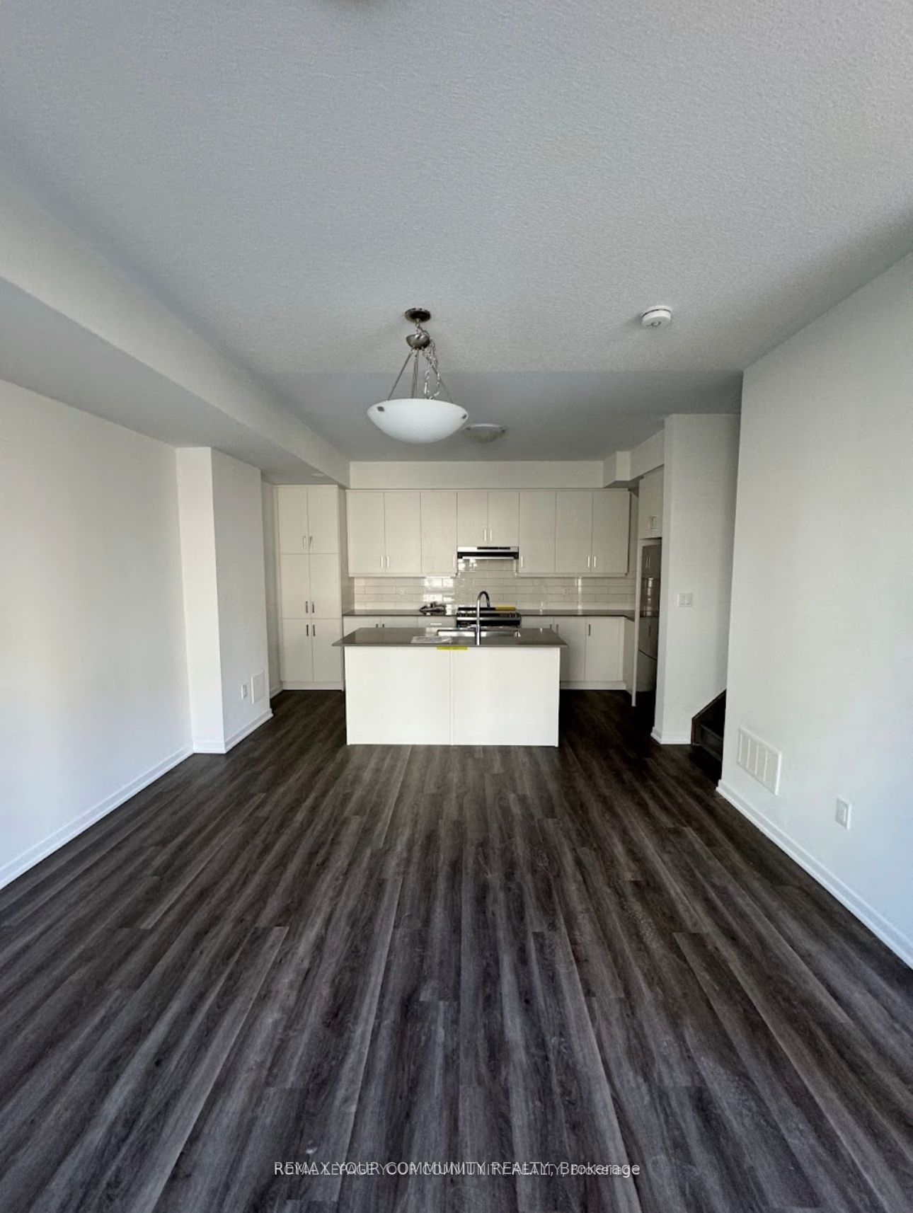 11 Almond Blossom Mews 130, Vaughan, ON L4K 0N7 photo 3