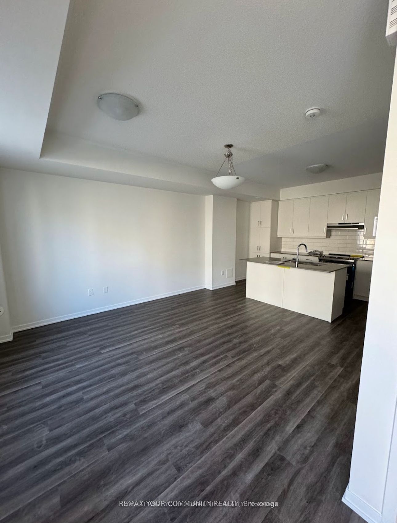 11 Almond Blossom Mews 130, Vaughan, ON L4K 0N7 photo 5