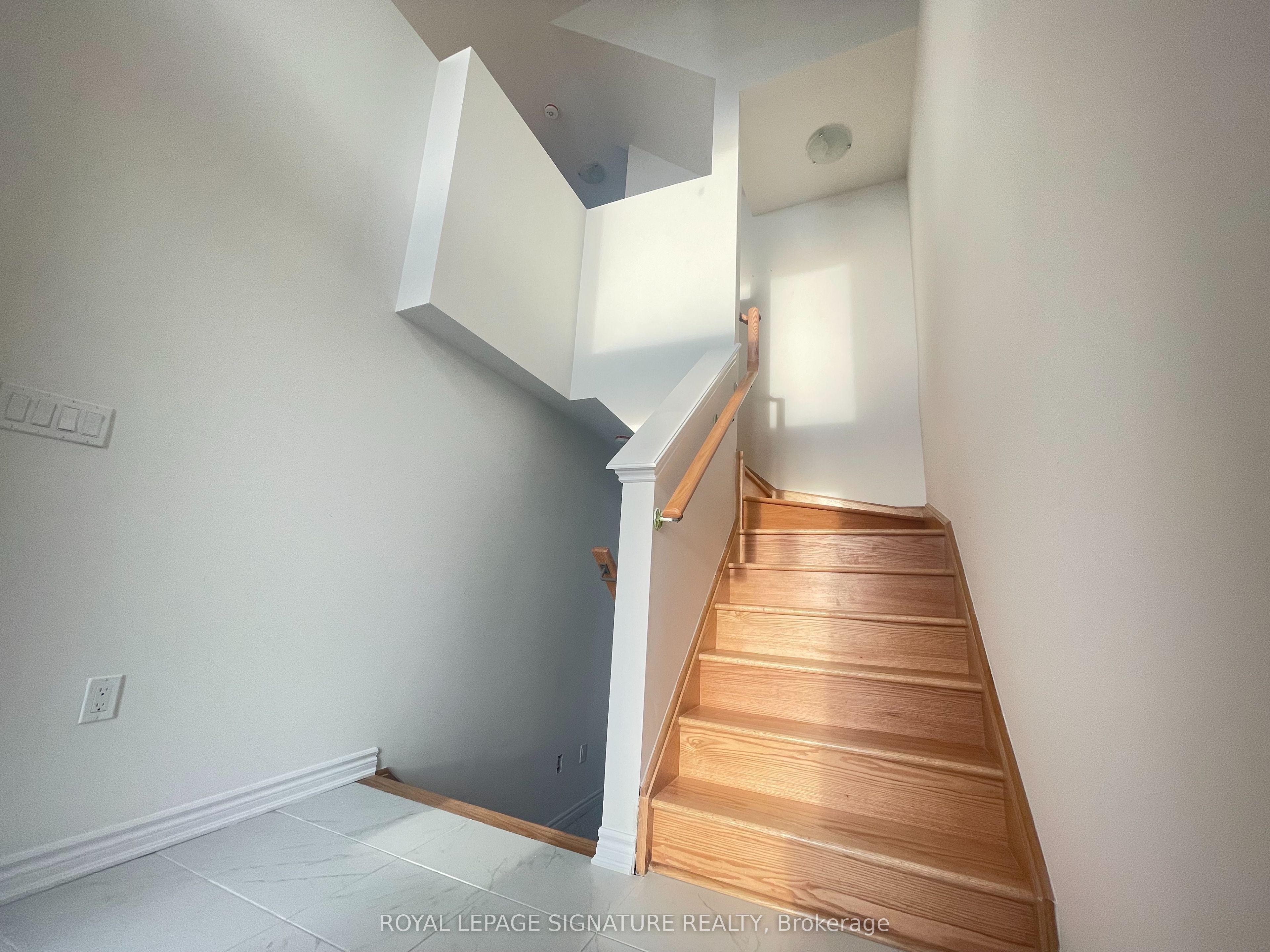 134 Wascana Road, Vaughan, ON L4L 5G9 photo 2