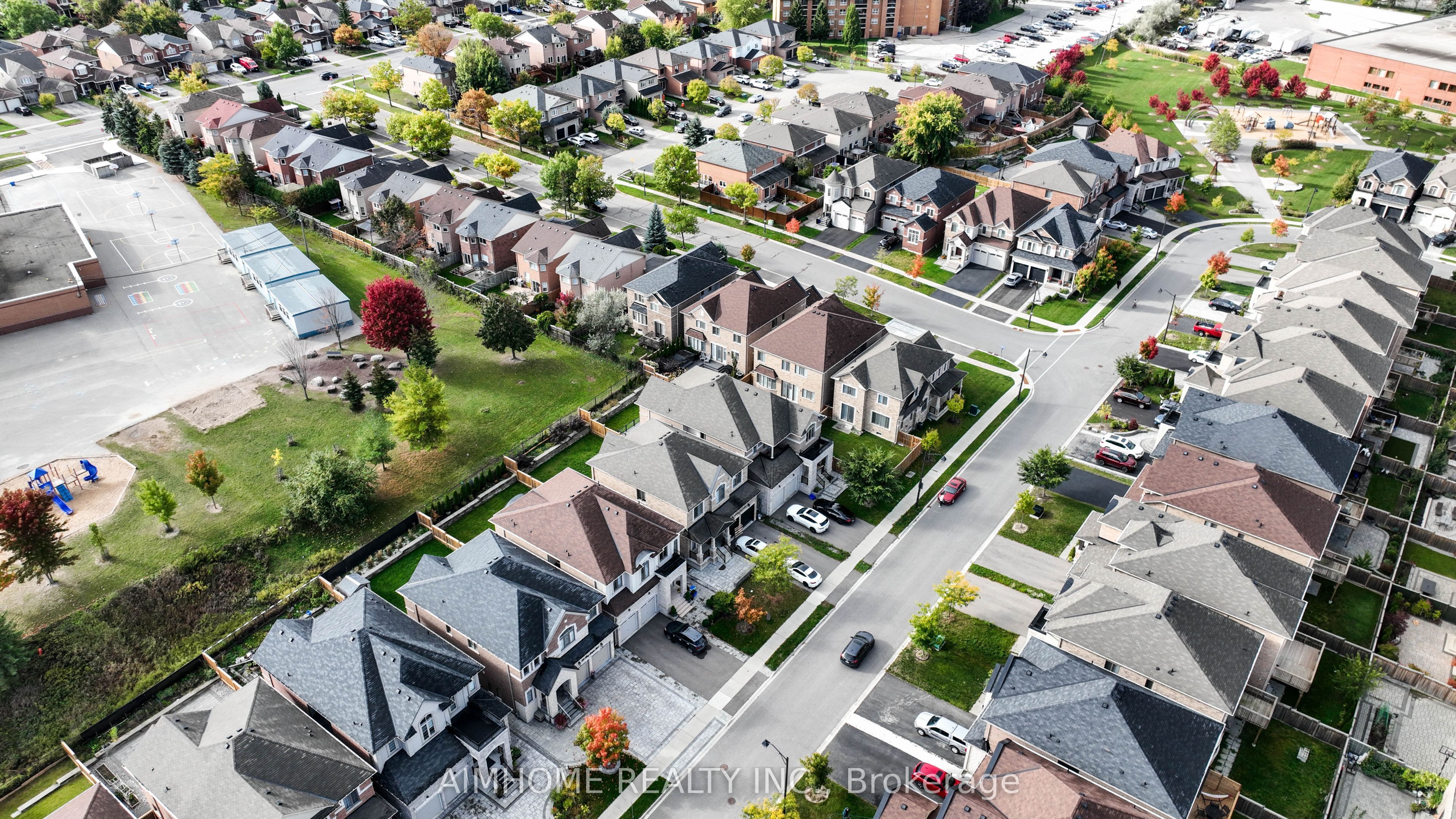 706 Harry Douglas Street, Newmarket, ON L3X 0J8 photo 4