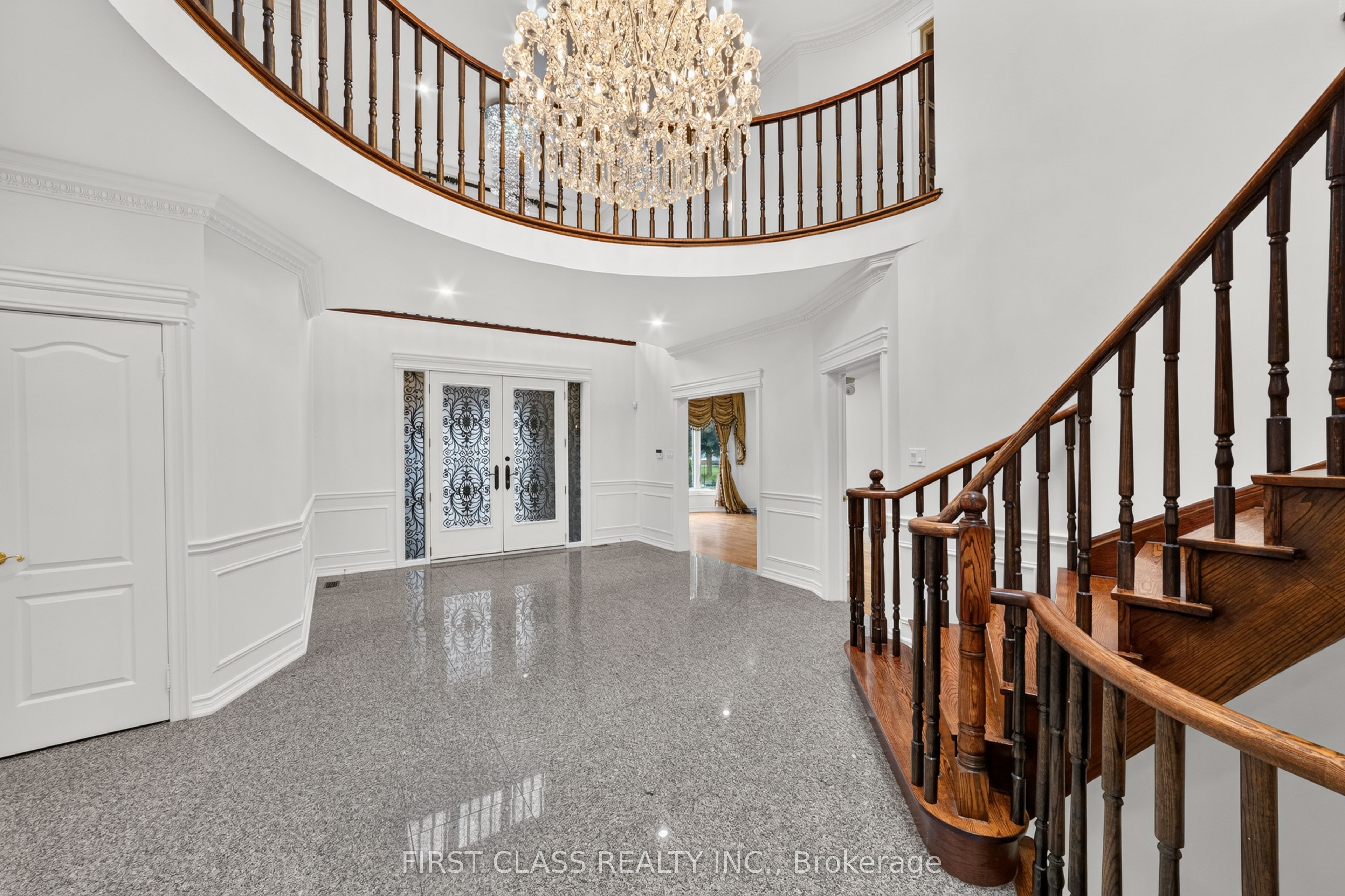 67 Black Walnut Crescent, Richmond Hill, ON L4B 3S3 photo 2