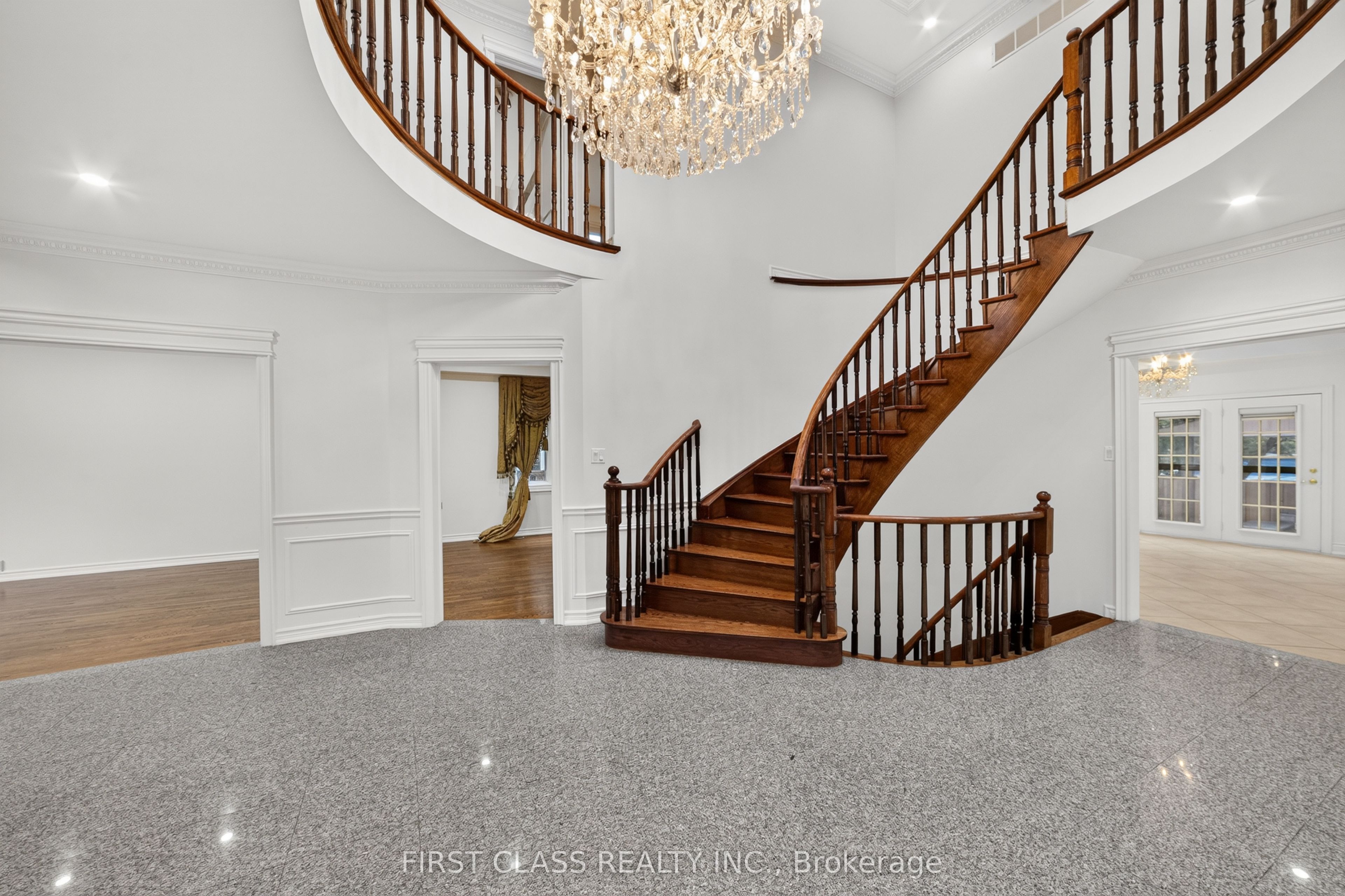 67 Black Walnut Crescent, Richmond Hill, ON L4B 3S3 photo 3