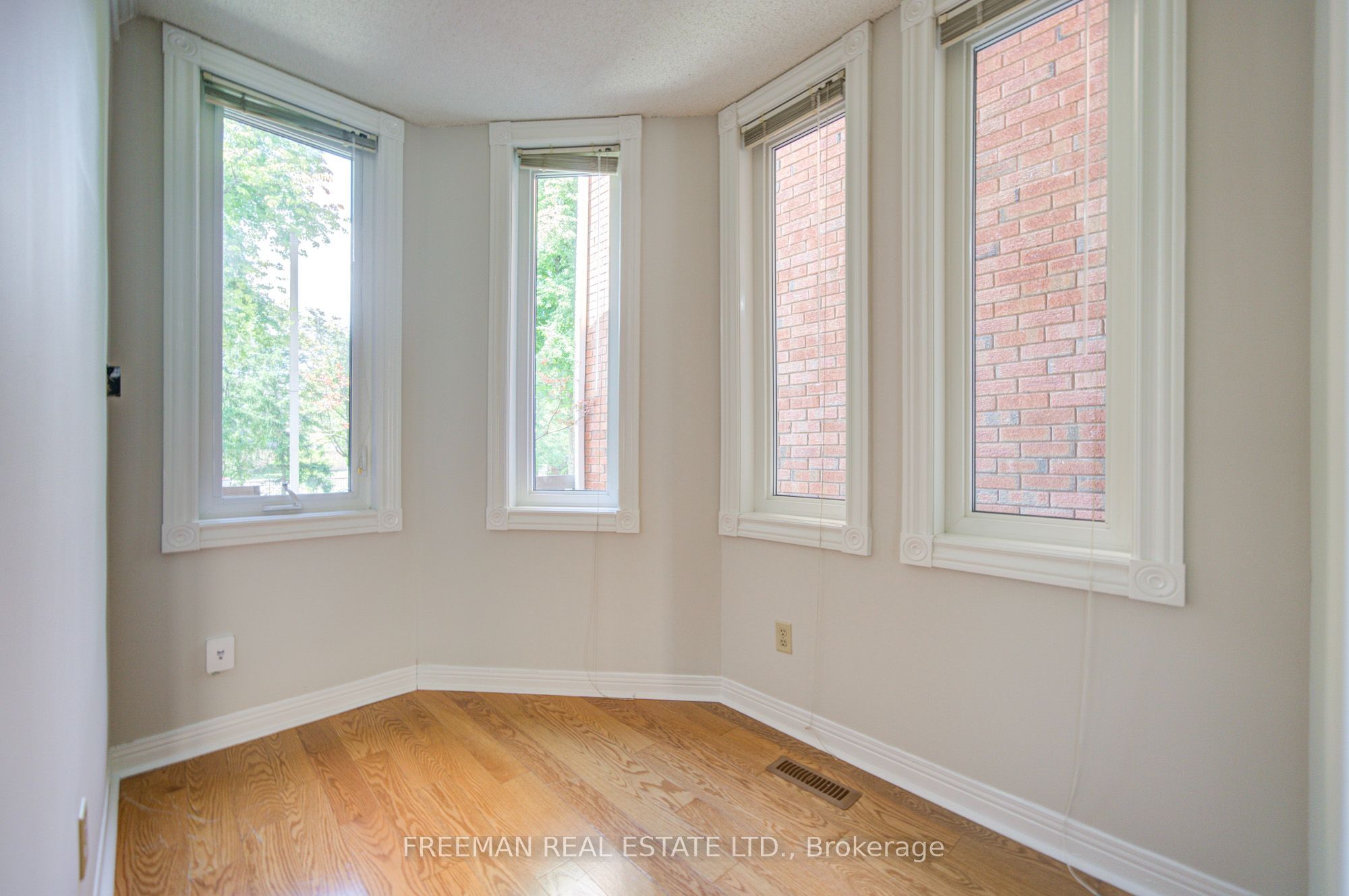 107 Brownstone Circle, Vaughan, ON L4J 7R1 photo 5