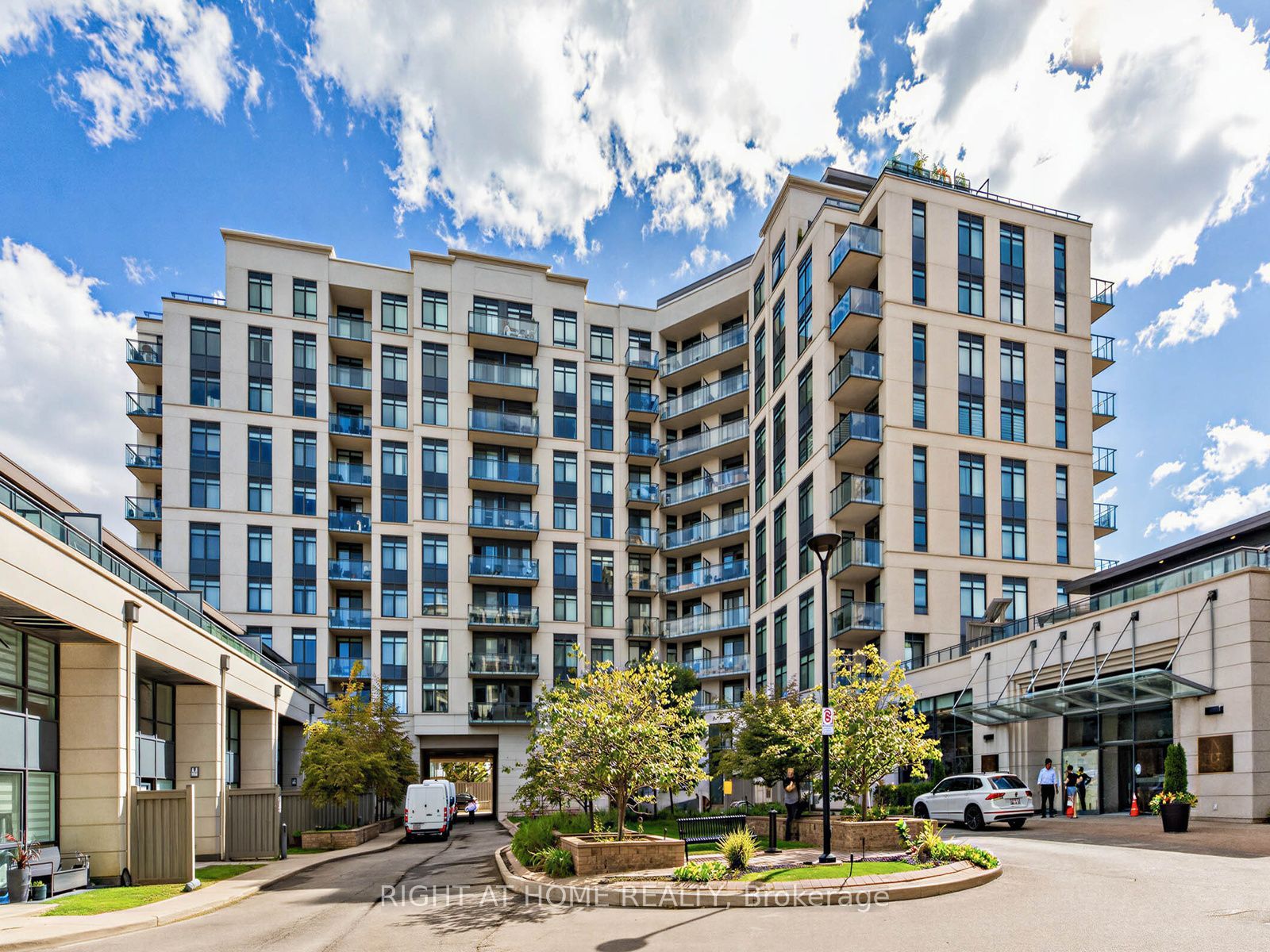 24 Woodstream Boulevard 808, Vaughan, ON L4L 8C4
