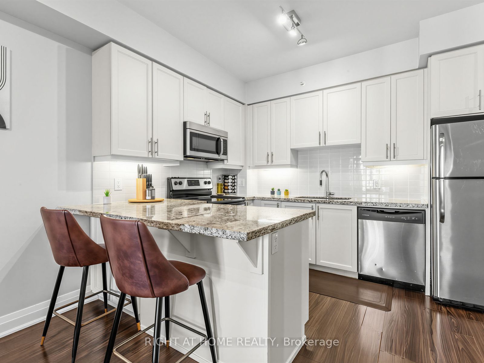 24 Woodstream Boulevard 808, Vaughan, ON L4L 8C4 photo 5