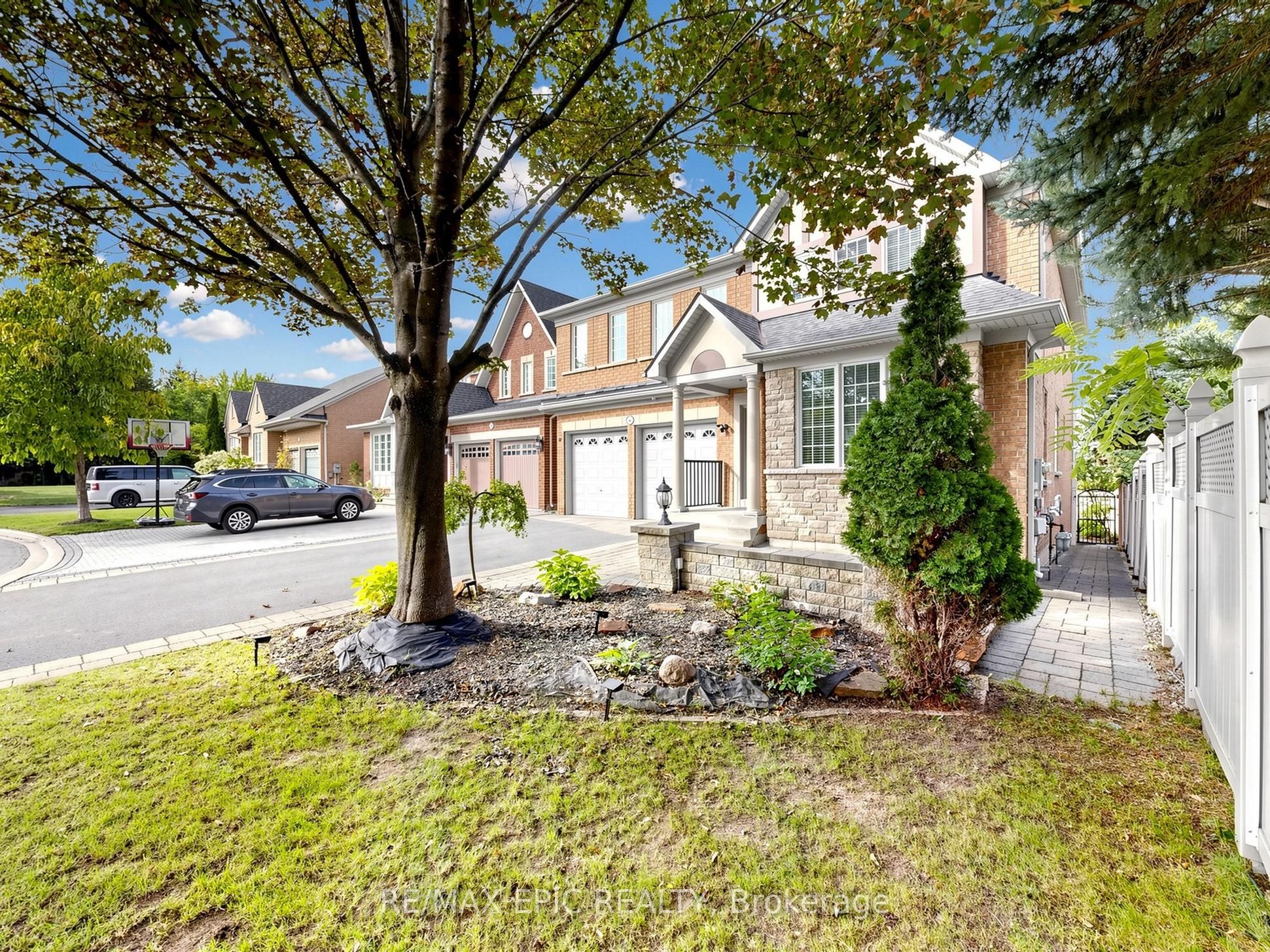 6 Malta Court, Richmond Hill, ON L4E 5E2 photo 4