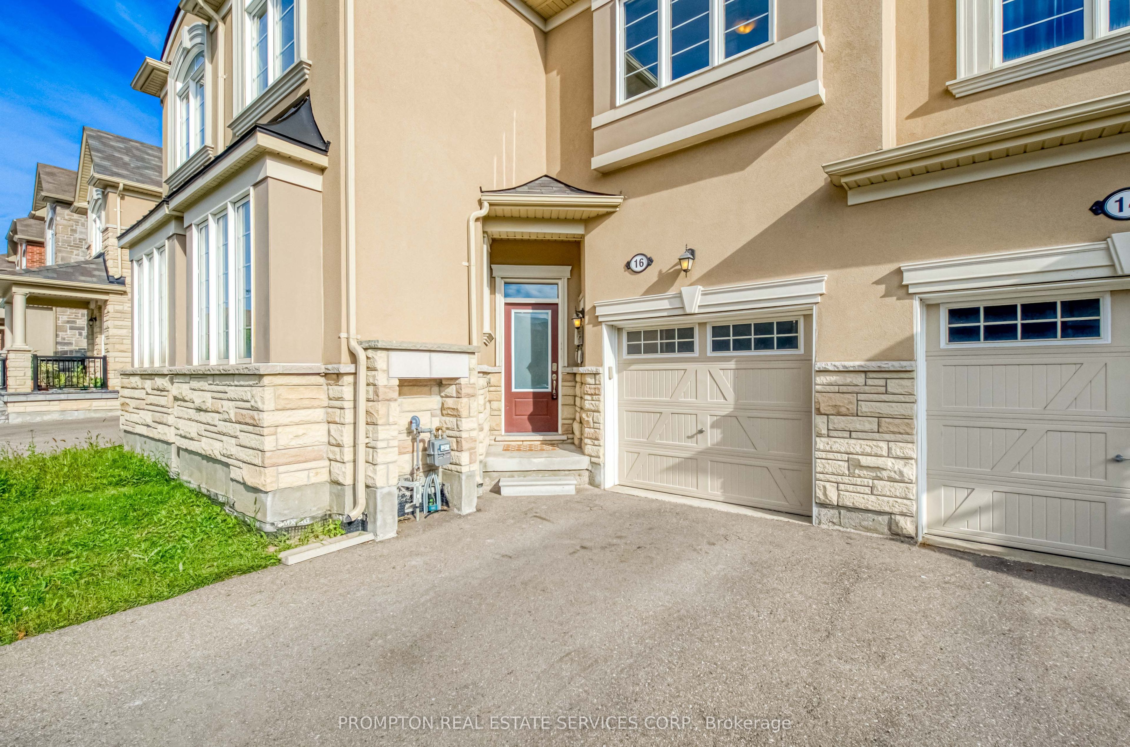 16 Ness Drive, Richmond Hill, ON L4S 0J9 photo 4