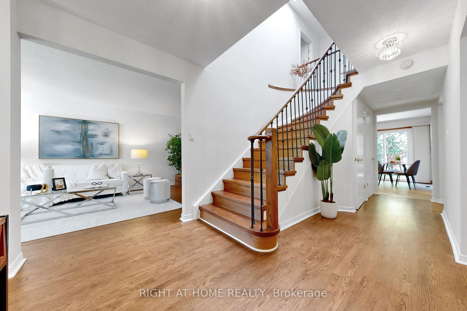 30 Abraham Avenue, Markham, ON L3T 5G6 photo 3