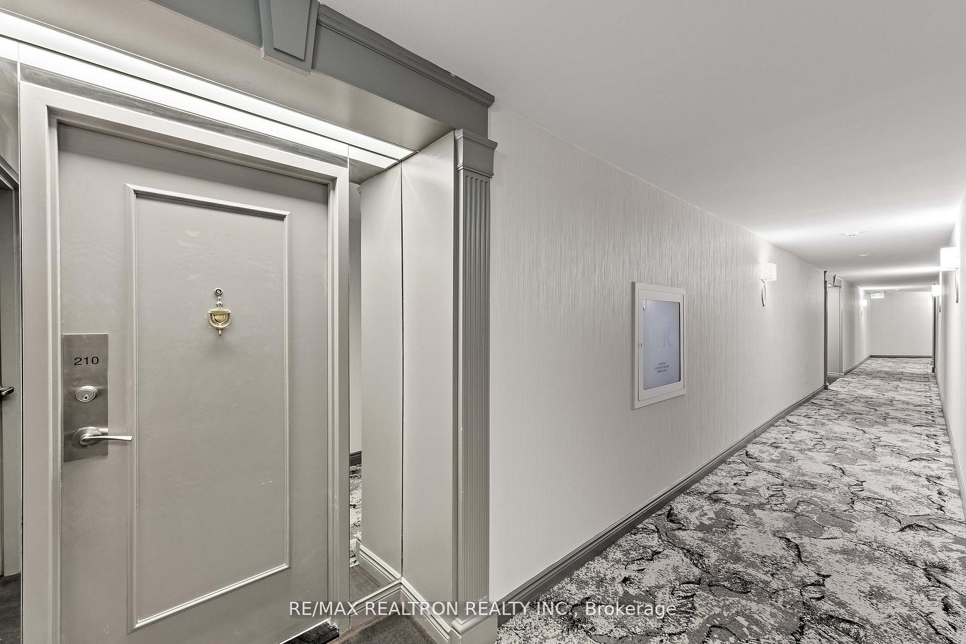 7300 Yonge Street 210, Vaughan, ON L4J 7Y5 photo 5