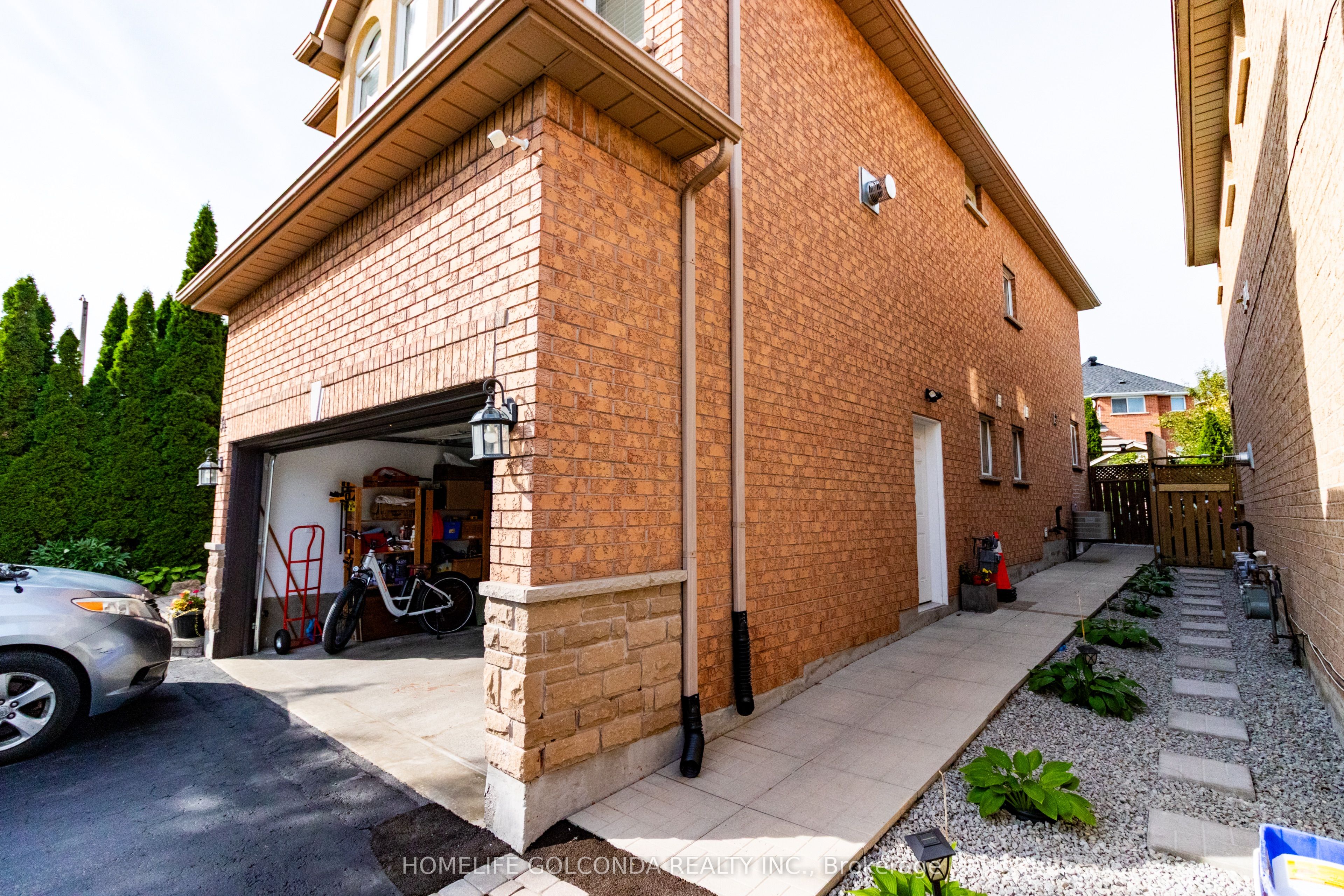 34 Linda Margaret Crescent, Richmond Hill, ON L4S 2B6 photo 3