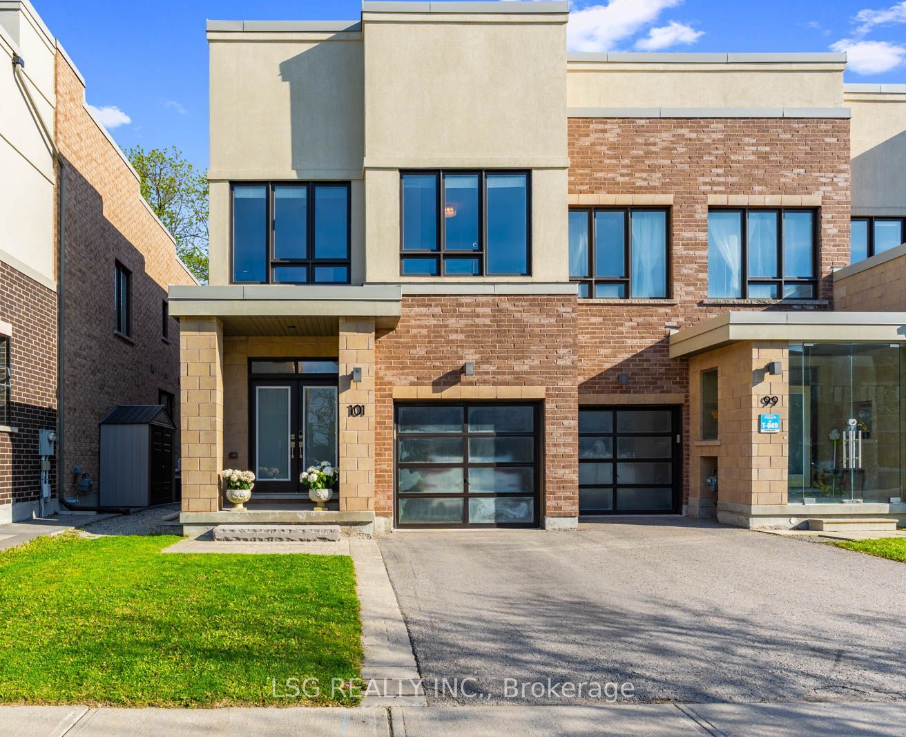 101 Dariole Drive, Richmond Hill, ON L4E 0Y8