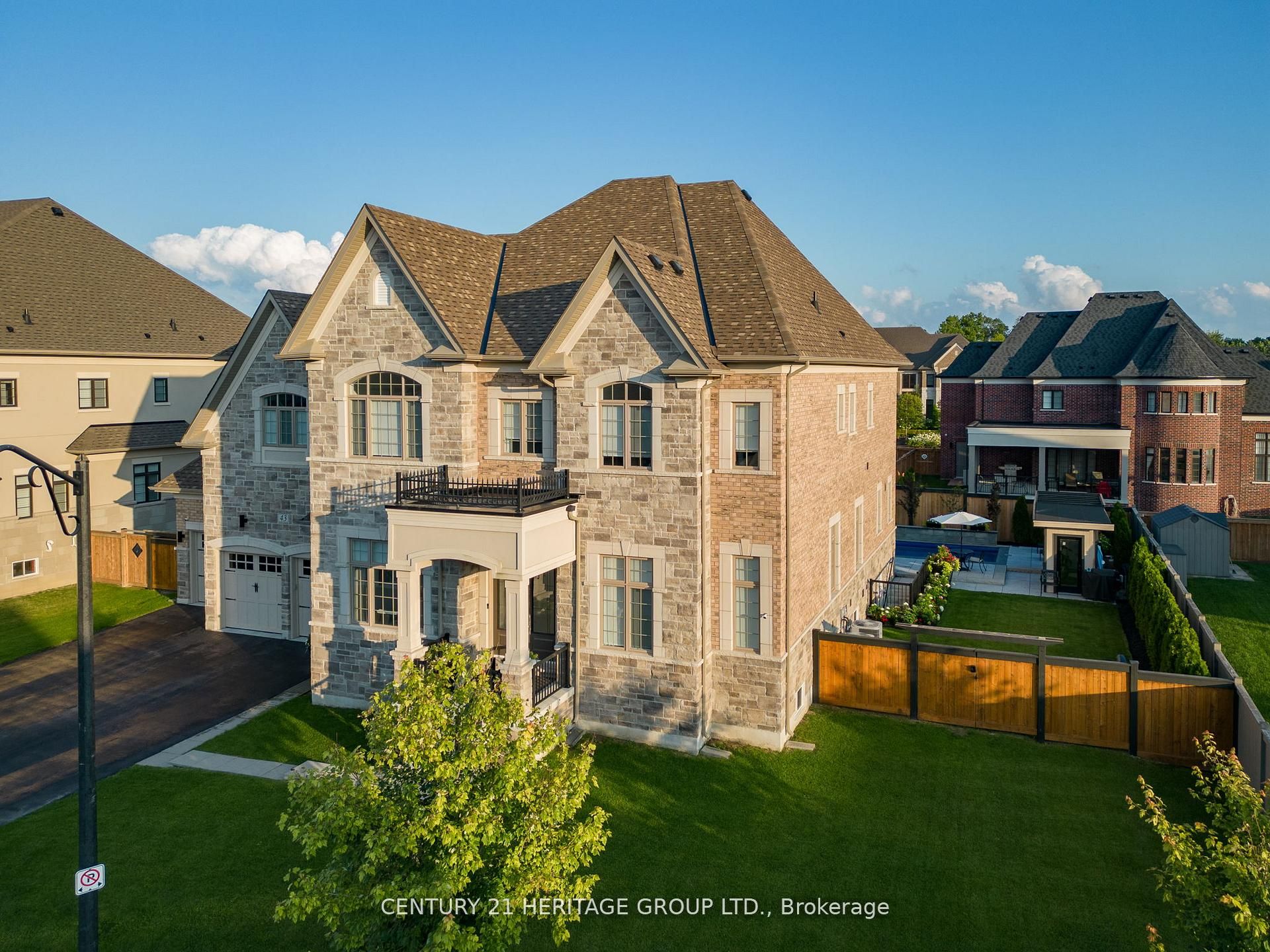 43 Sir Henry Court, King, ON L7B 0P5 photo 4