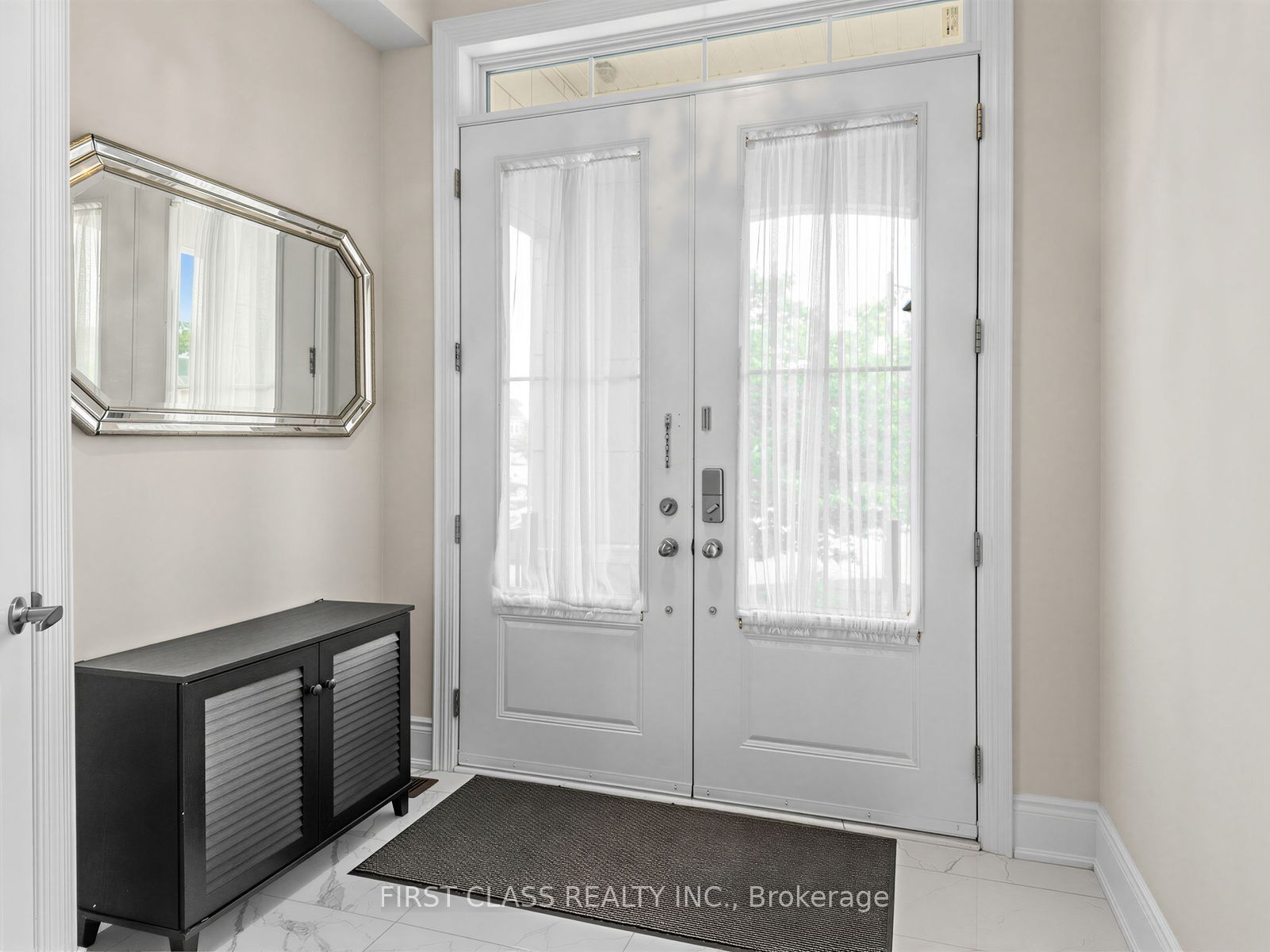 16 Macdonald Court, Richmond Hill, ON L4E 1E9 photo 4