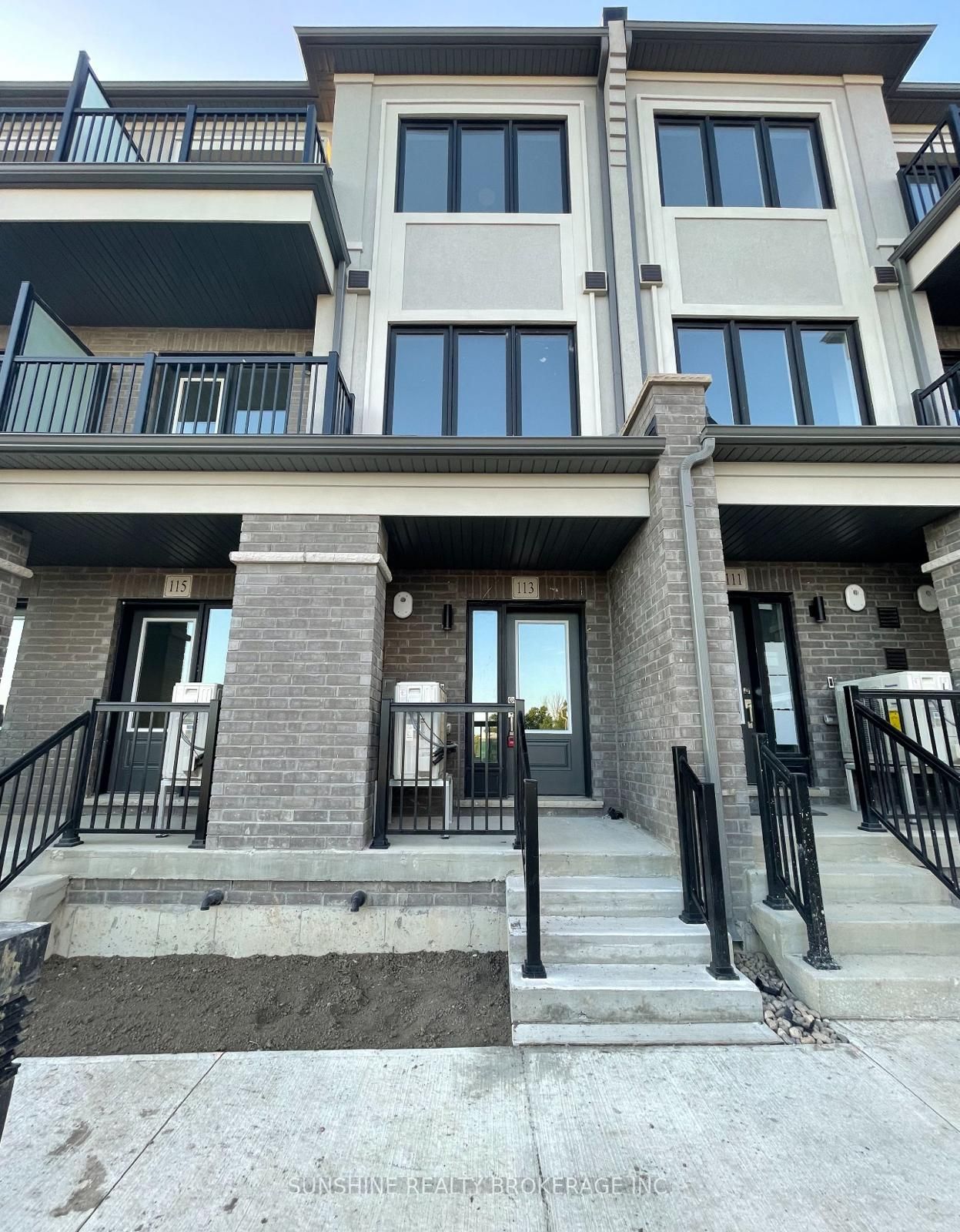 113 Matawin Lane, Richmond Hill, ON L4B 0H7 photo 2