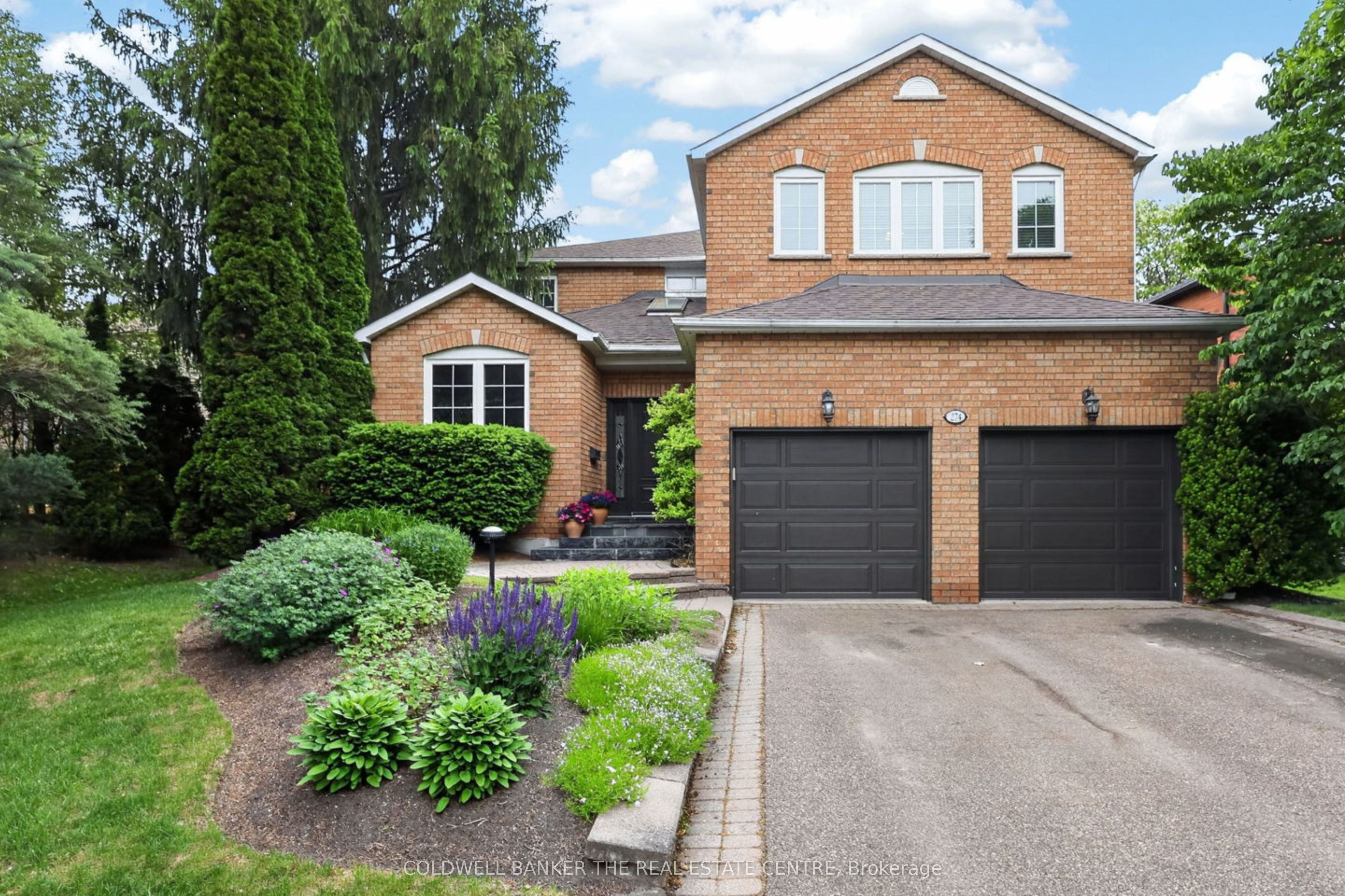274 Kirby Crescent, Newmarket, ON L3X 1H4