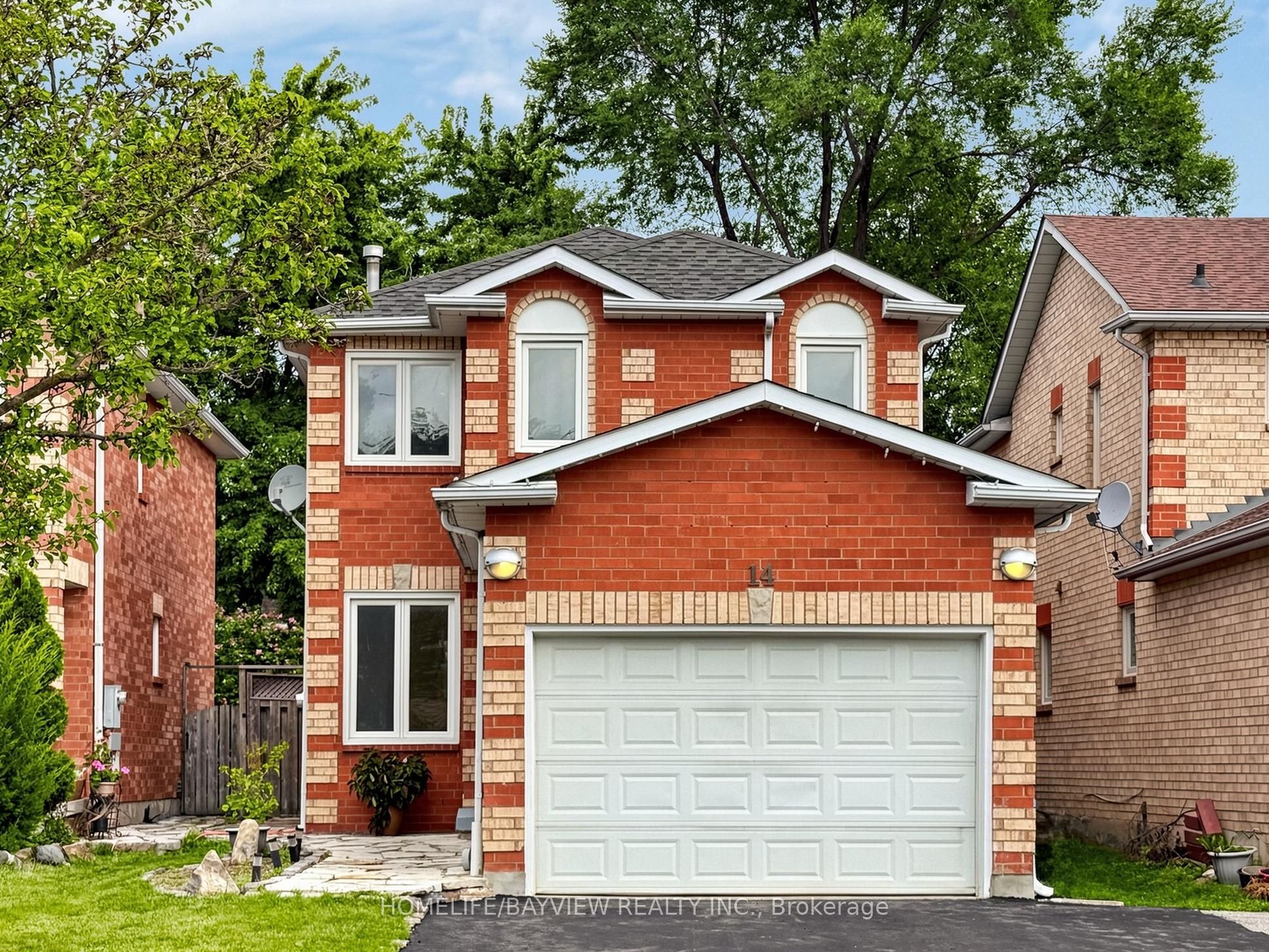 14 Dunsmore Crescent, Richmond Hill, ON L4C 0C4 photo 2
