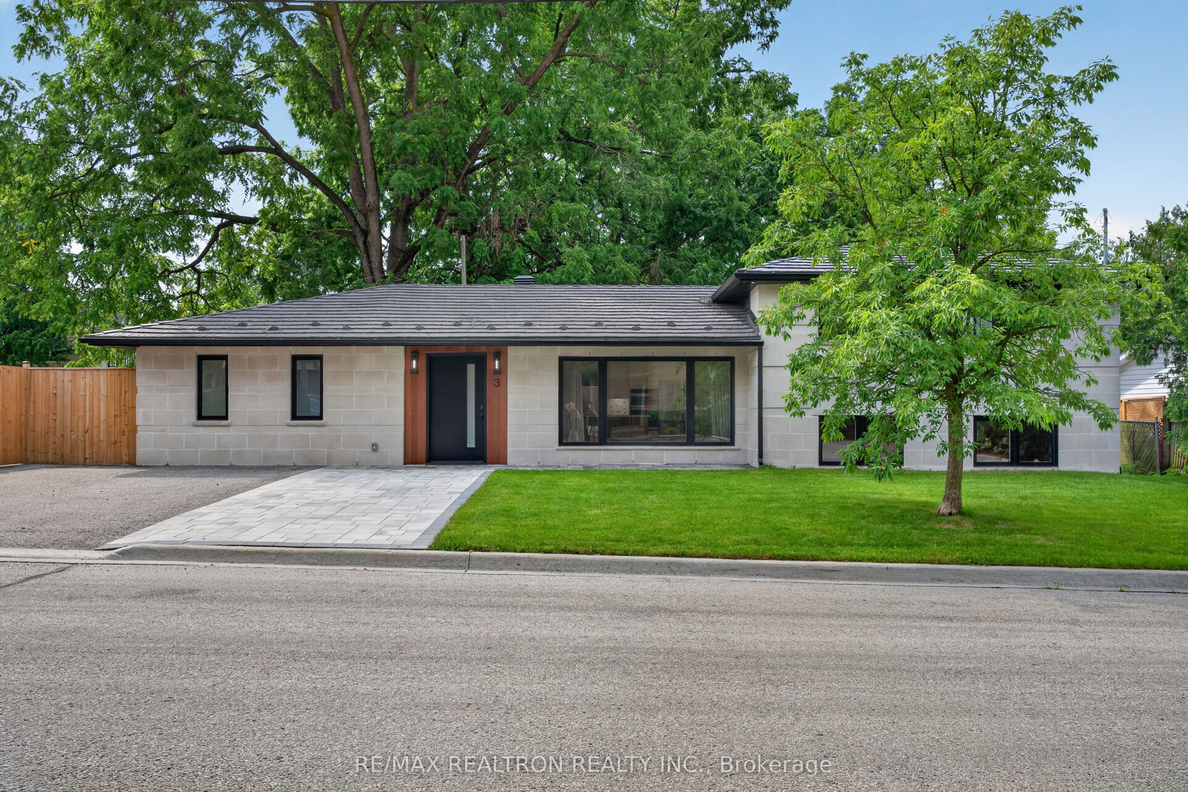3 Reuben Street, Aurora, ON L4G 2M1 photo 3