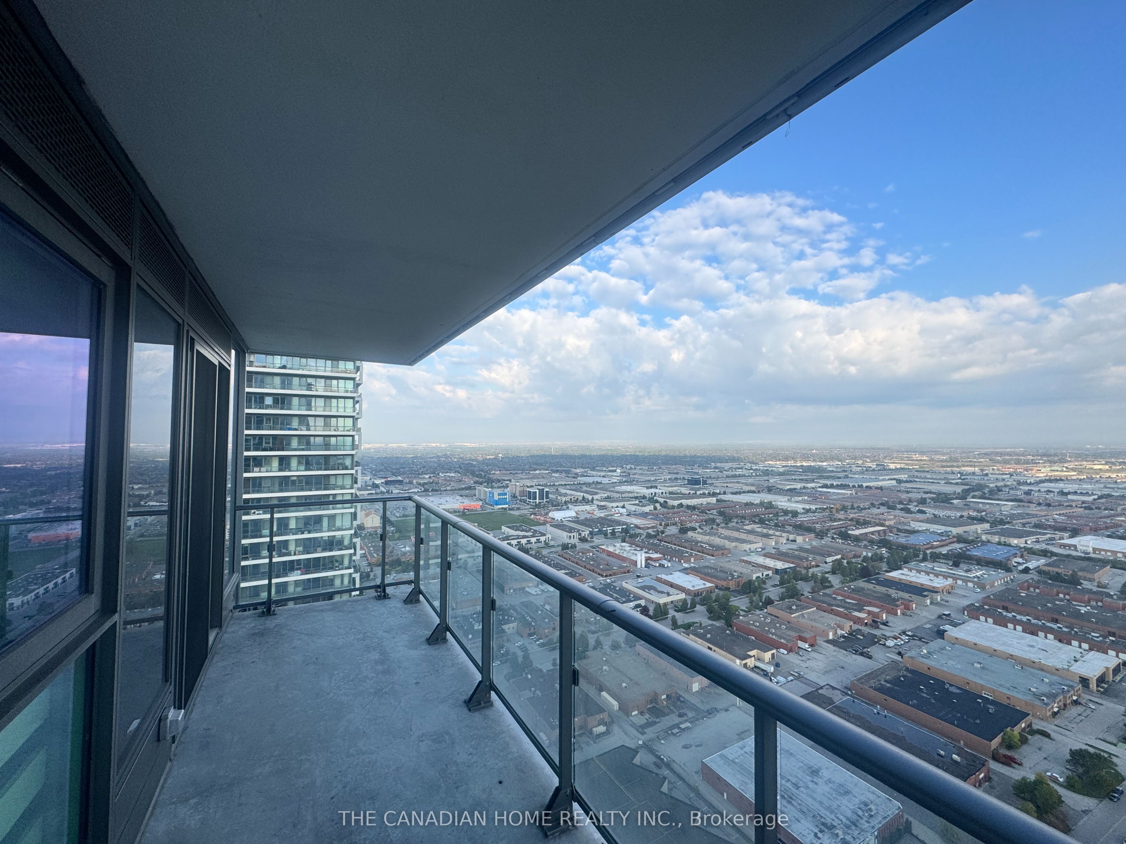 1000 Portage Parkway 4811, Vaughan, ON L4K 0L1 photo 3