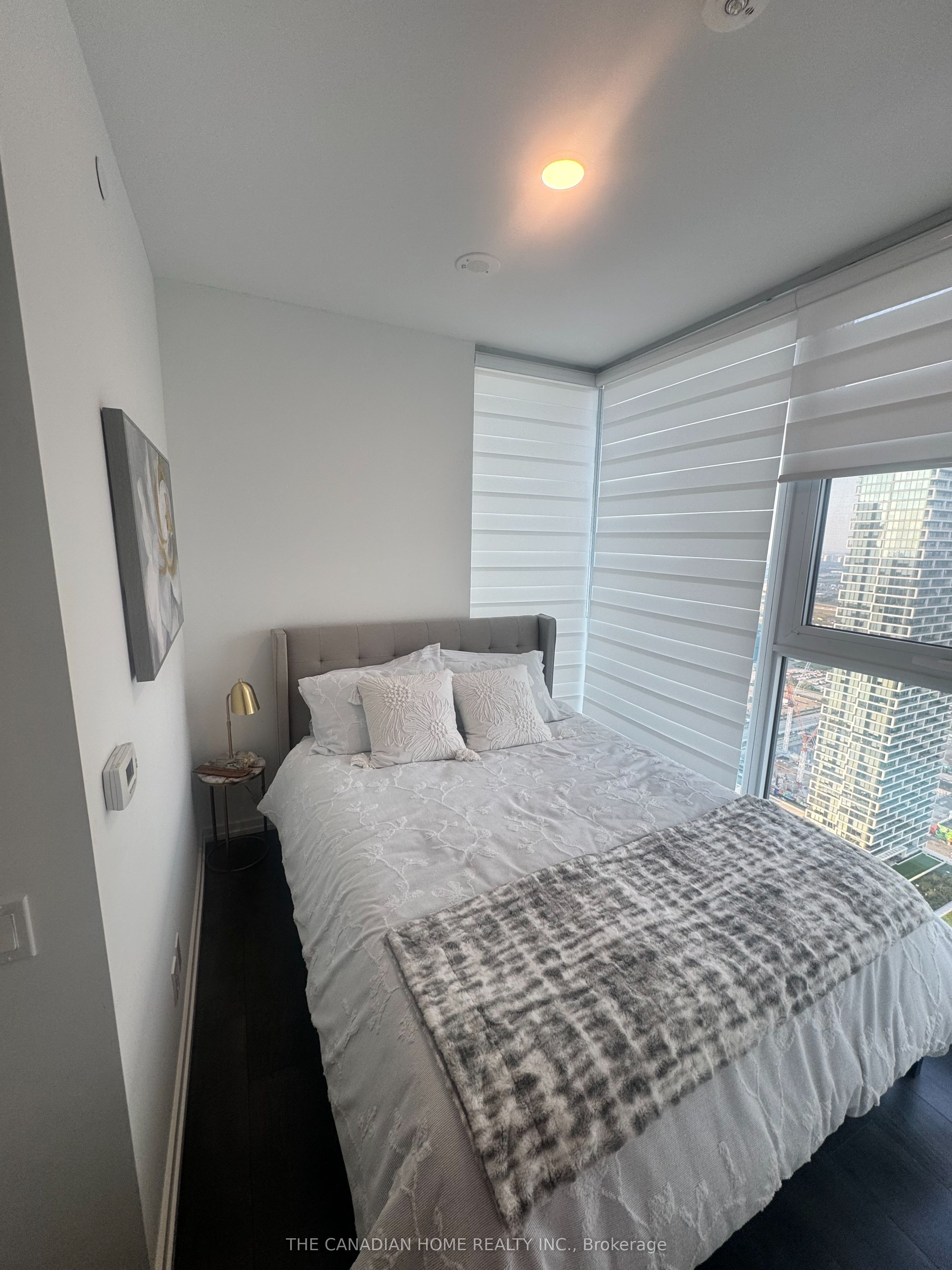 1000 Portage Parkway 4811, Vaughan, ON L4K 0L1 photo 4