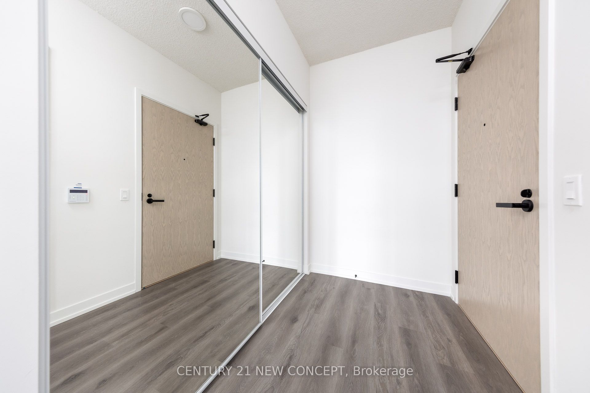 225 Commerce Street 5212, Vaughan, ON L4K 0R1