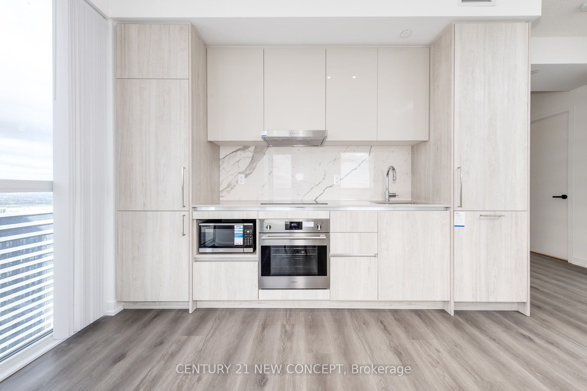 225 Commerce Street 5212, Vaughan, ON L4K 0R1 photo 5