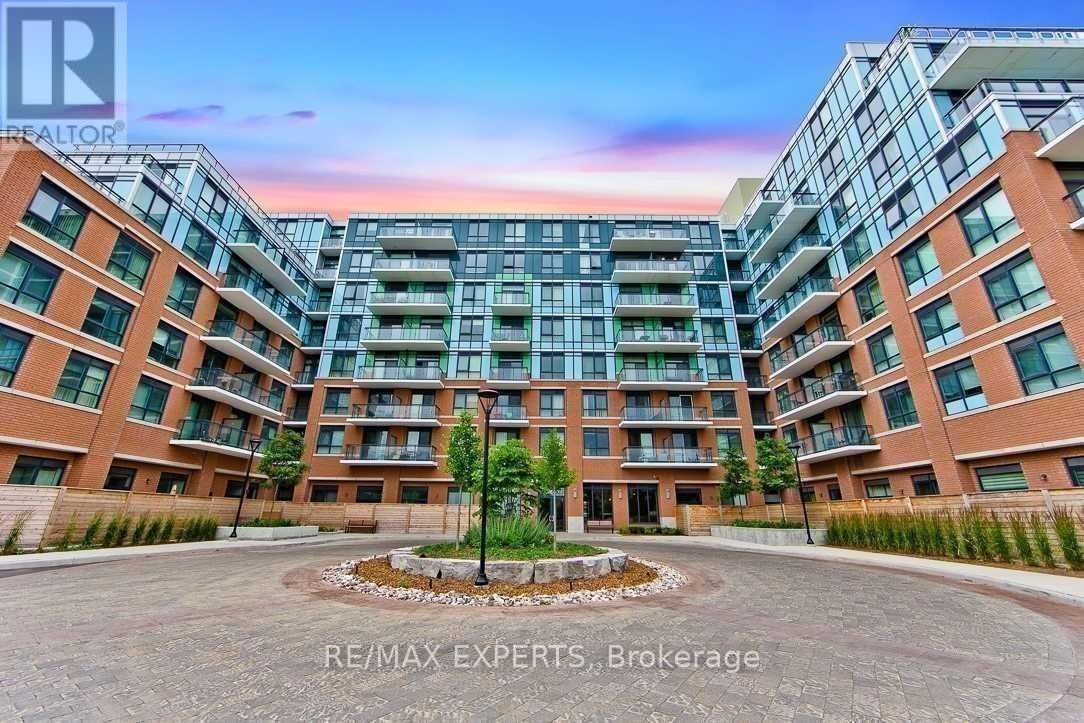 11611 Yonge Street 216, Richmond Hill, ON L4E 3N8
