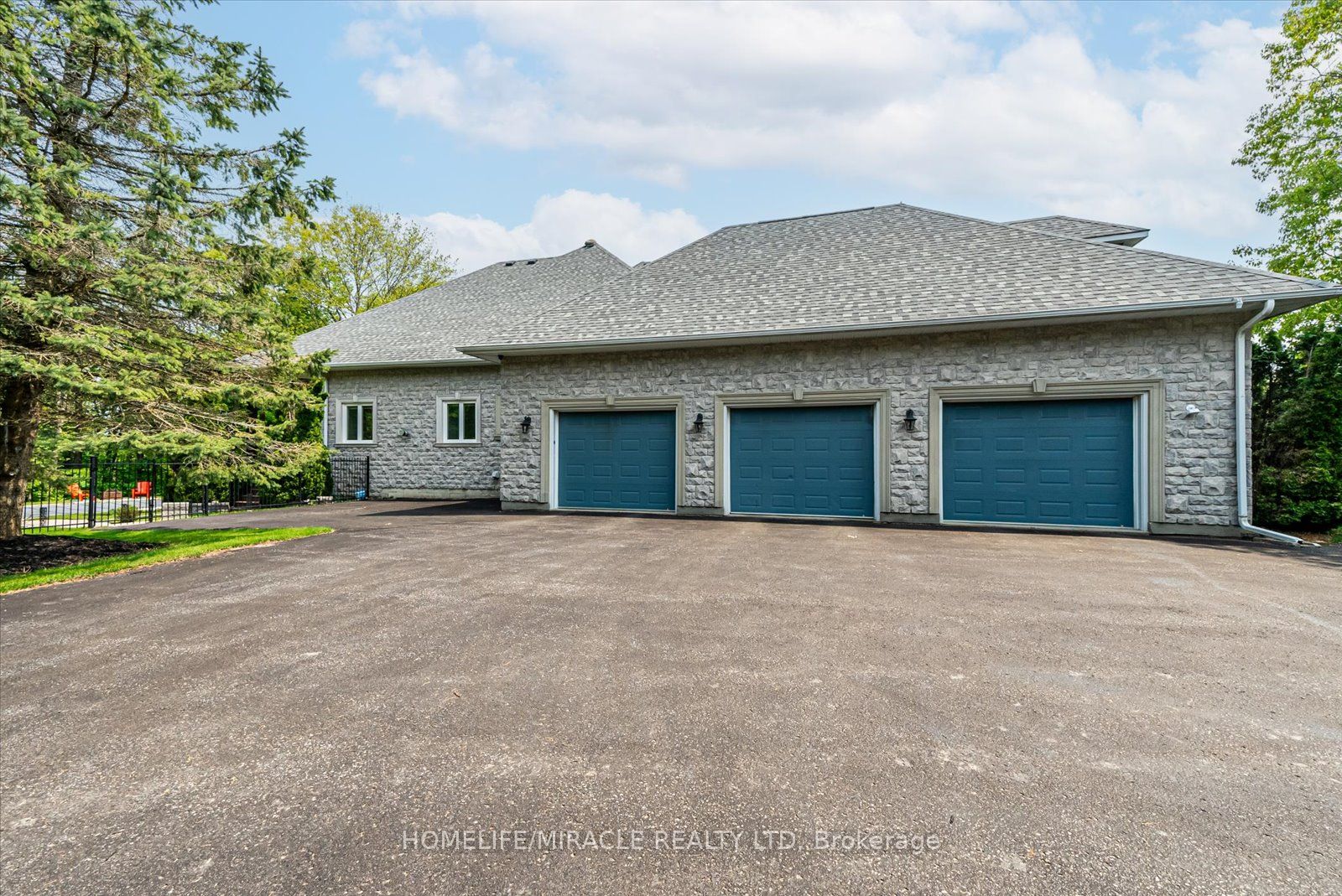 12 Deer Run, Uxbridge, ON L9P 0K9 photo 5