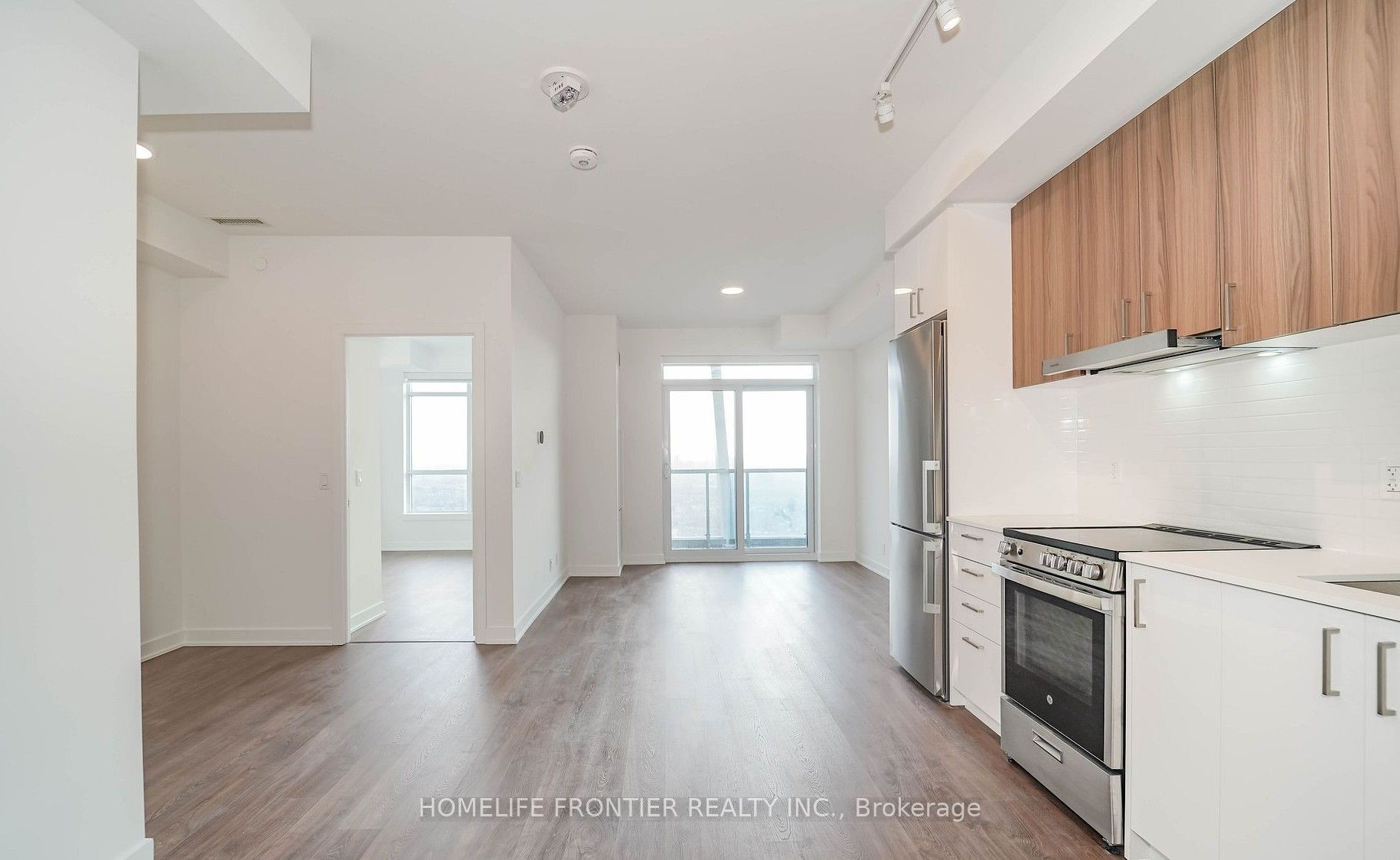 50 Upper Mall Way 2812, Vaughan, ON L4J 0L8 photo 2