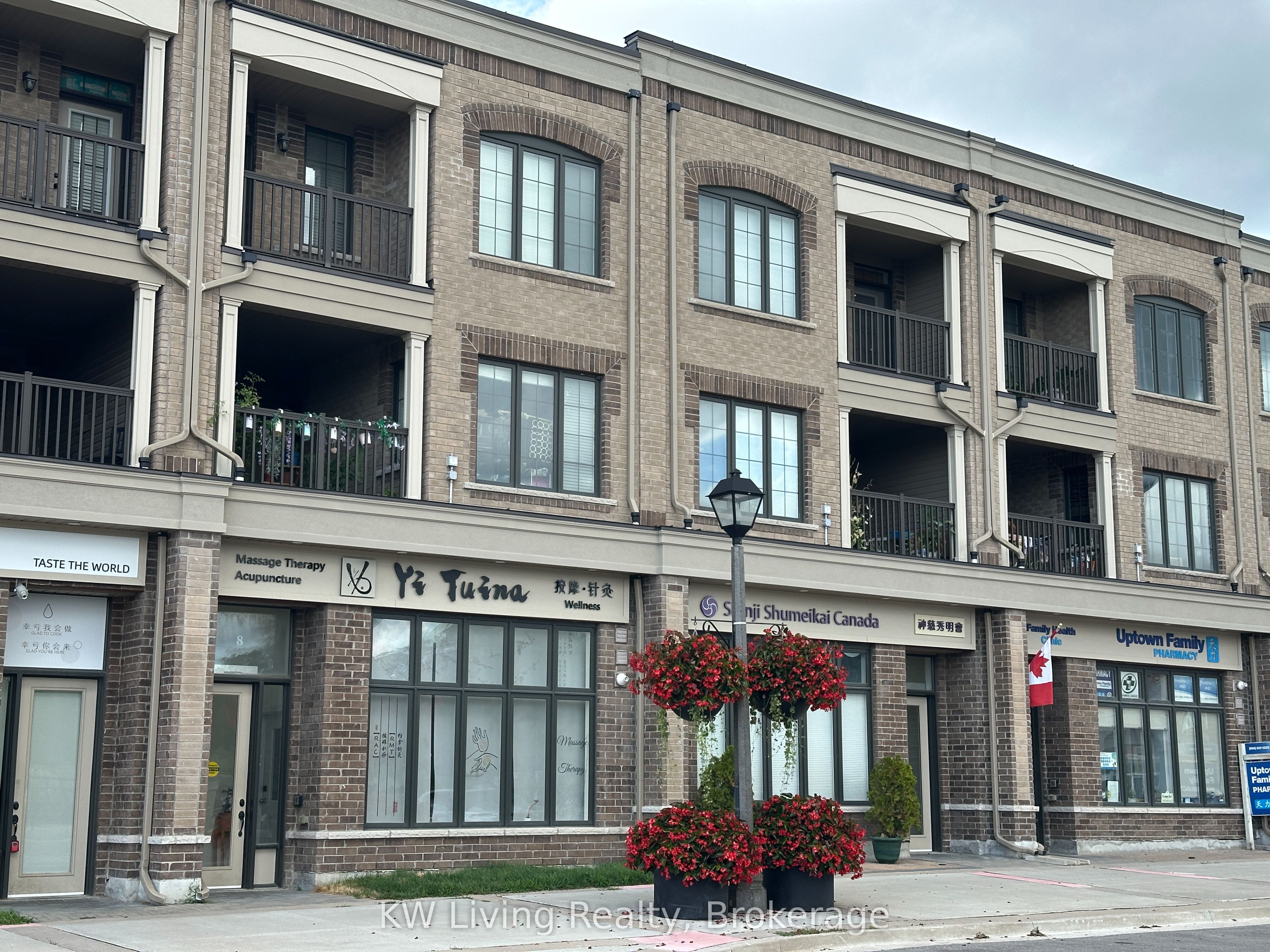 8 Nipigon Avenue, Markham, ON L6C 0X7 photo 2