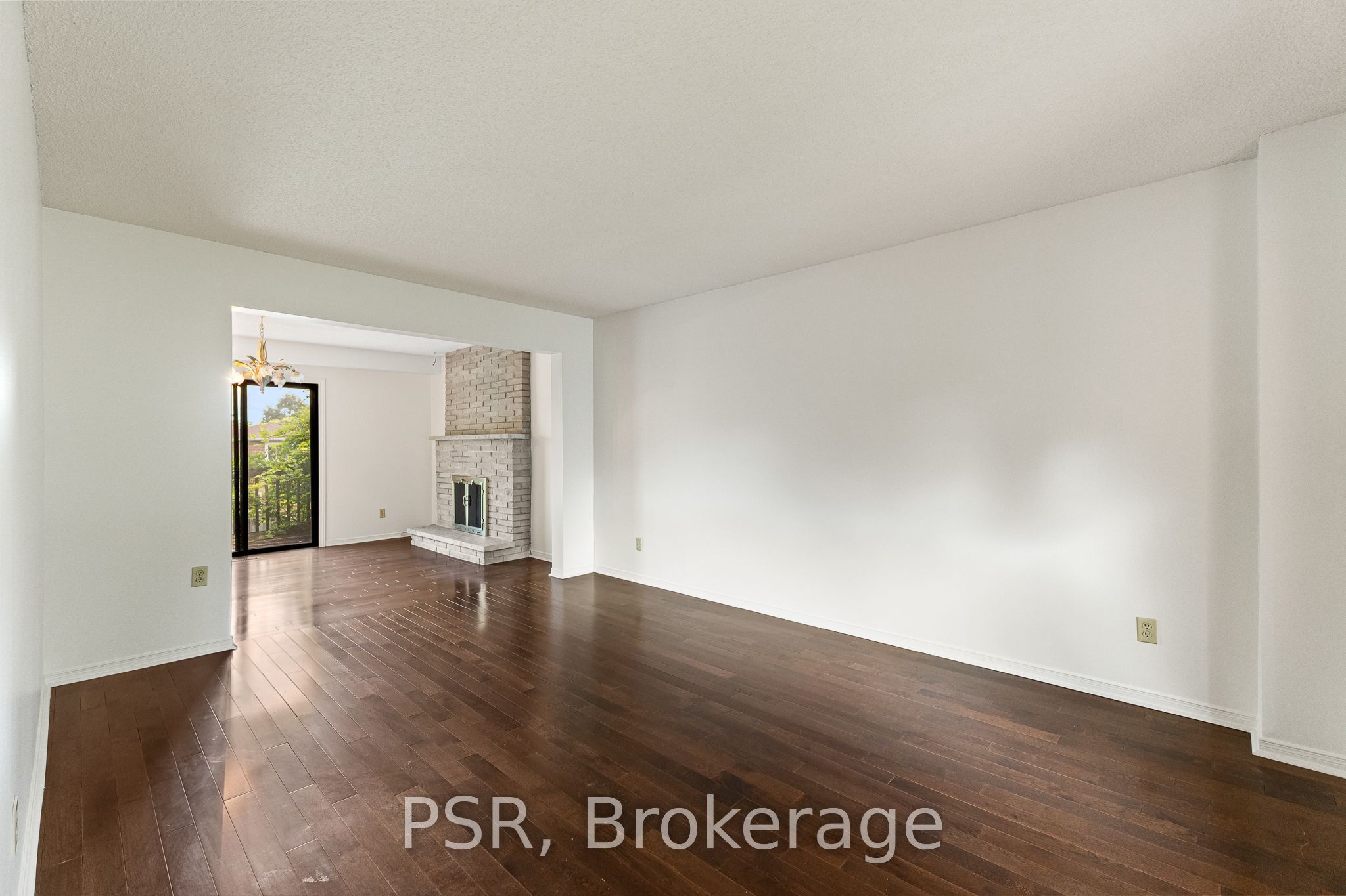 6 Lippincott Court, Richmond Hill, ON L4C 7M5 photo 4