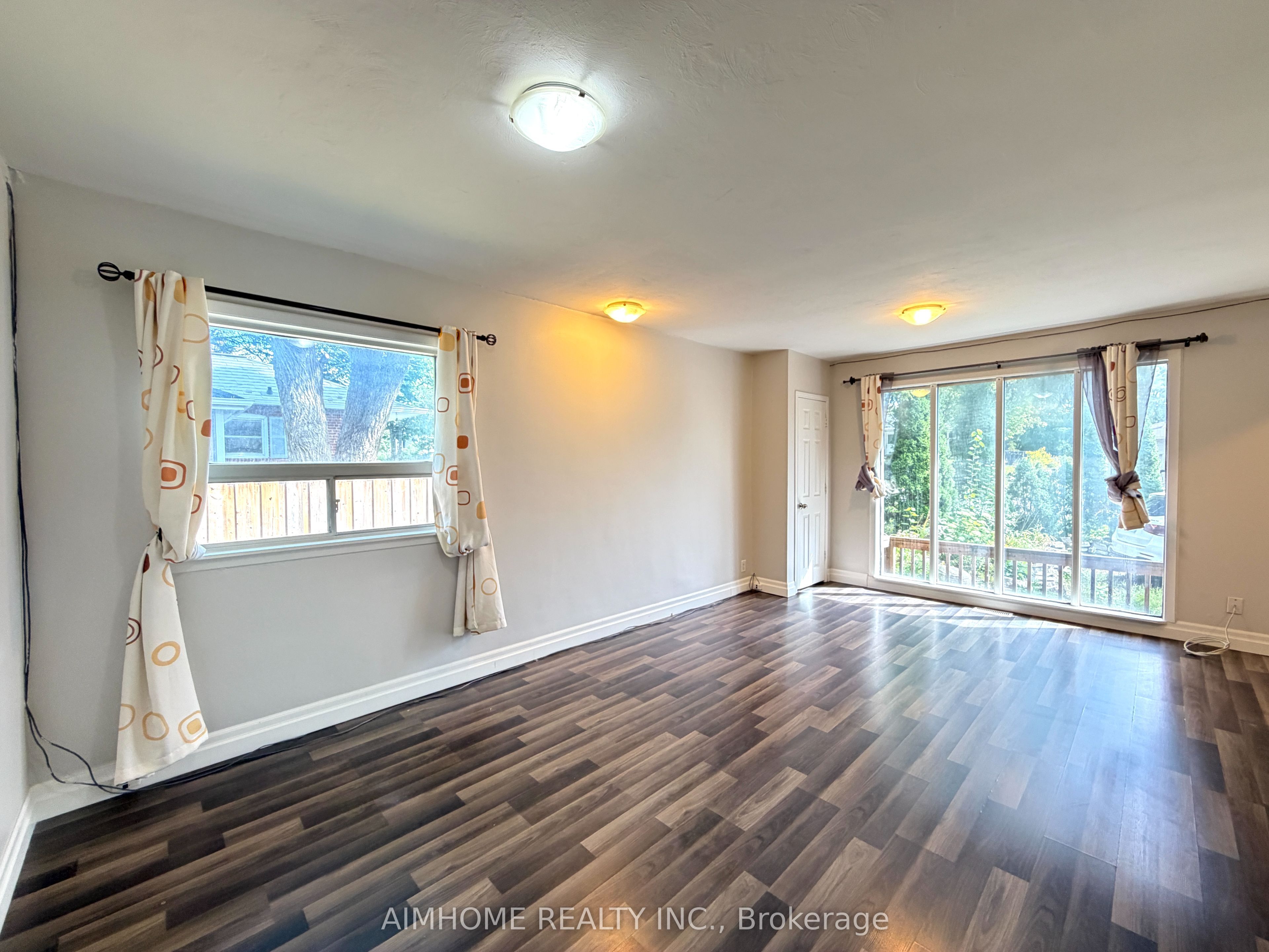 887 Srigley Street Main, Newmarket, ON L3Y 1Y2 photo 4
