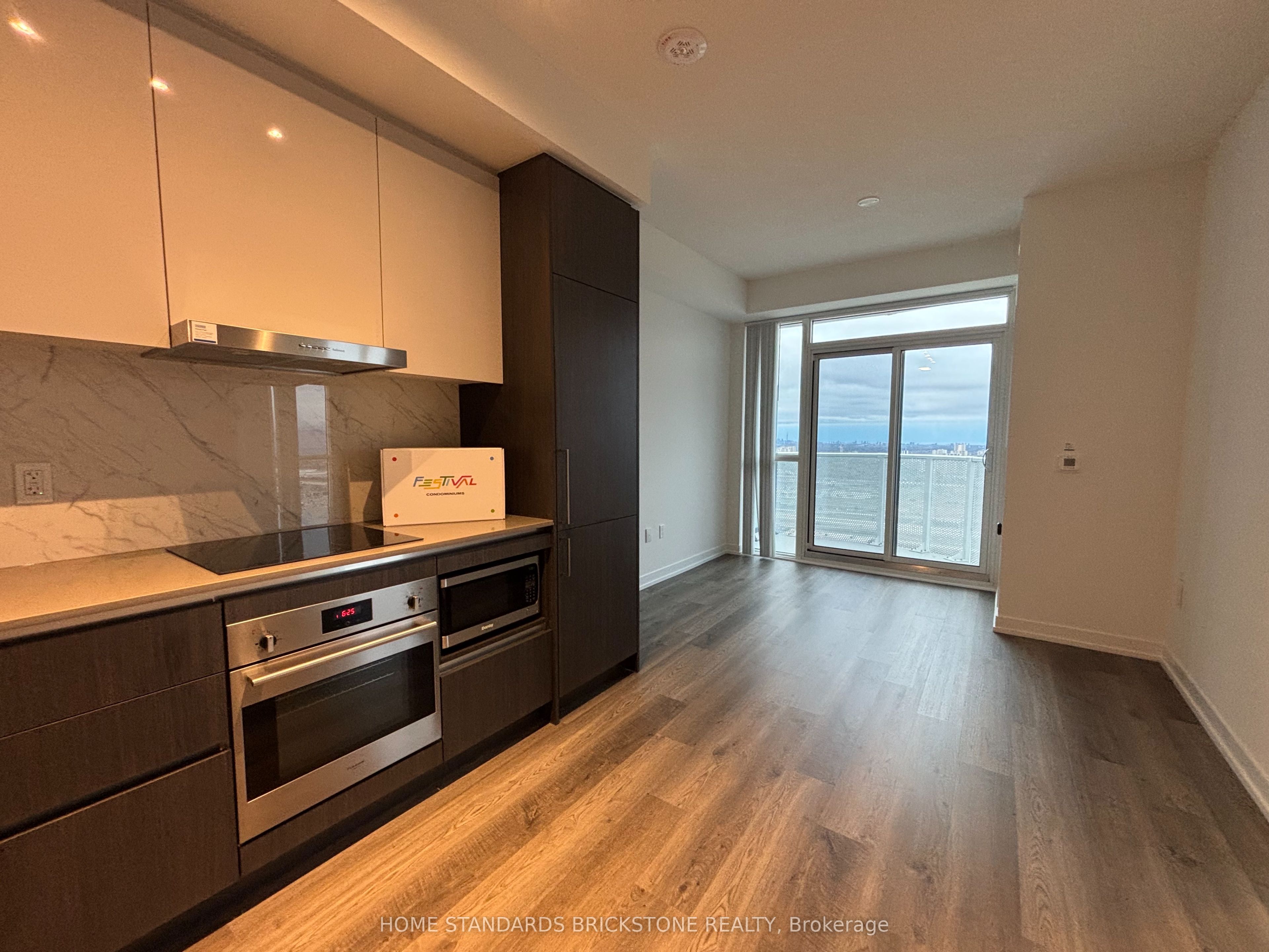 195 Commerce Street 4506, Vaughan, ON L4K 0P9 photo 2