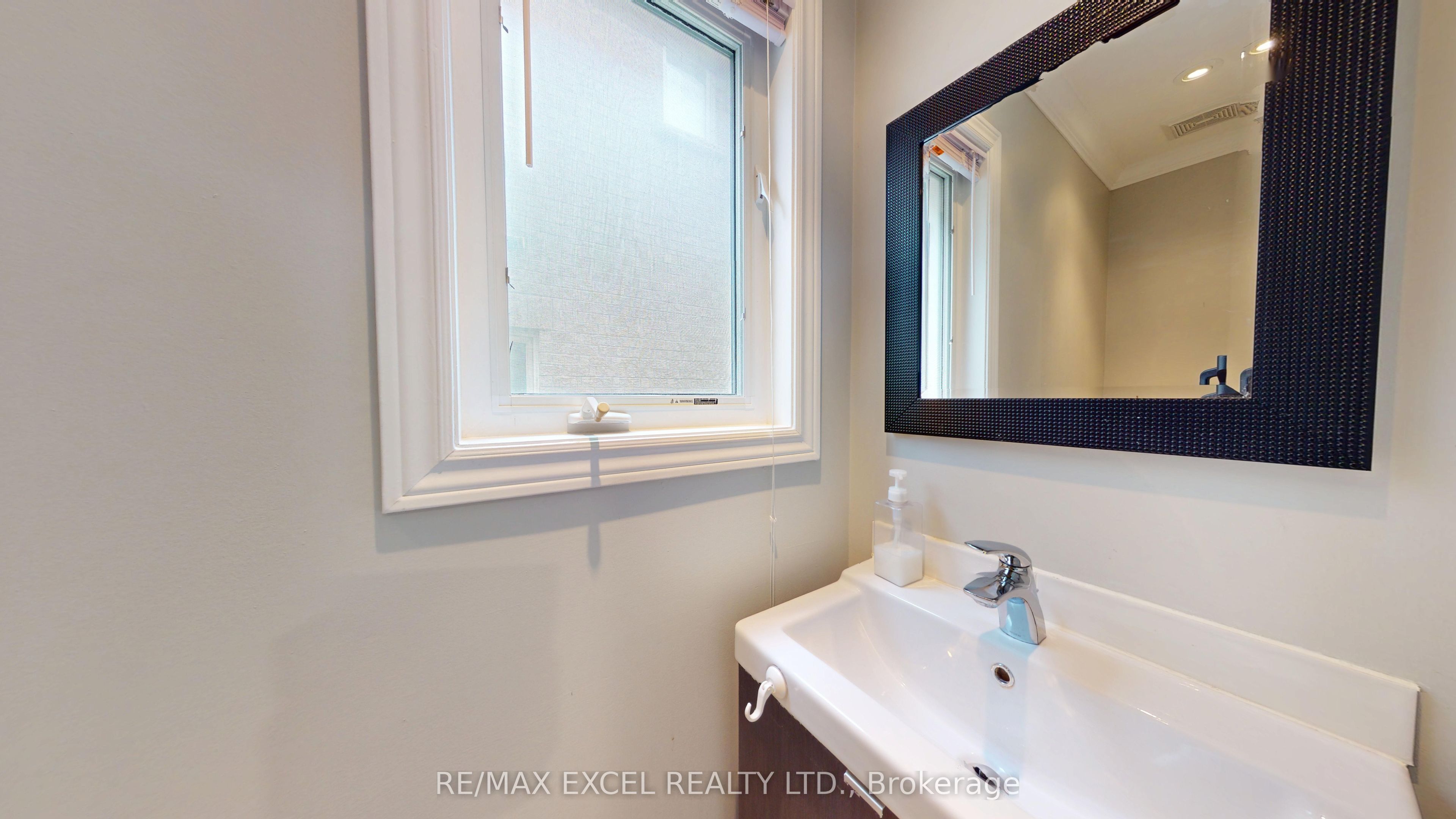 61 Landwood Avenue, Vaughan, ON L4J 0B9 photo 4