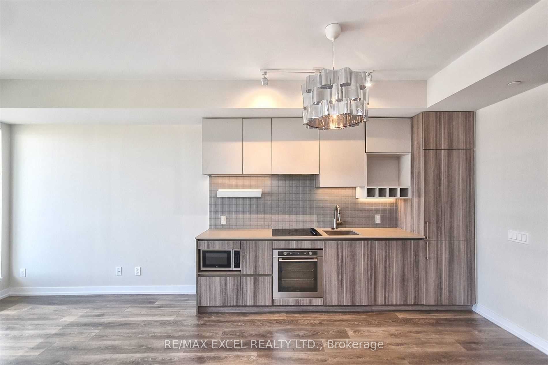 5 Buttermill Avenue 1701, Vaughan, ON L4K 0J5 photo 3