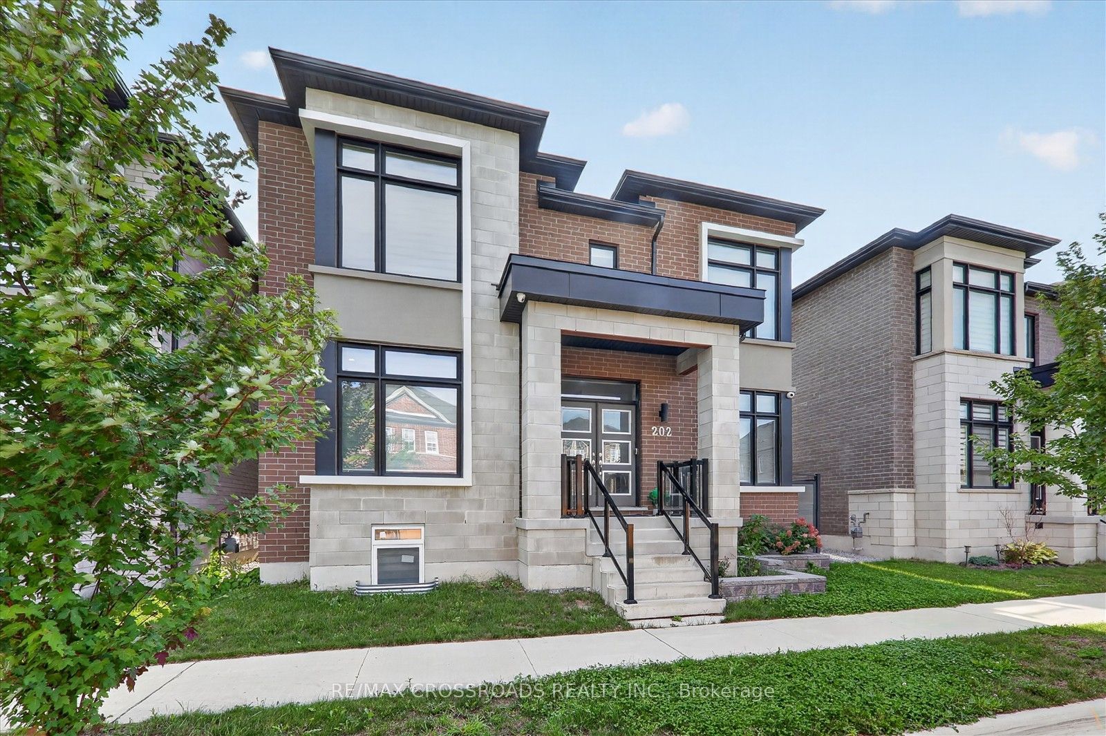 202 Webb Street, Markham, ON L6B 0V5 photo 2