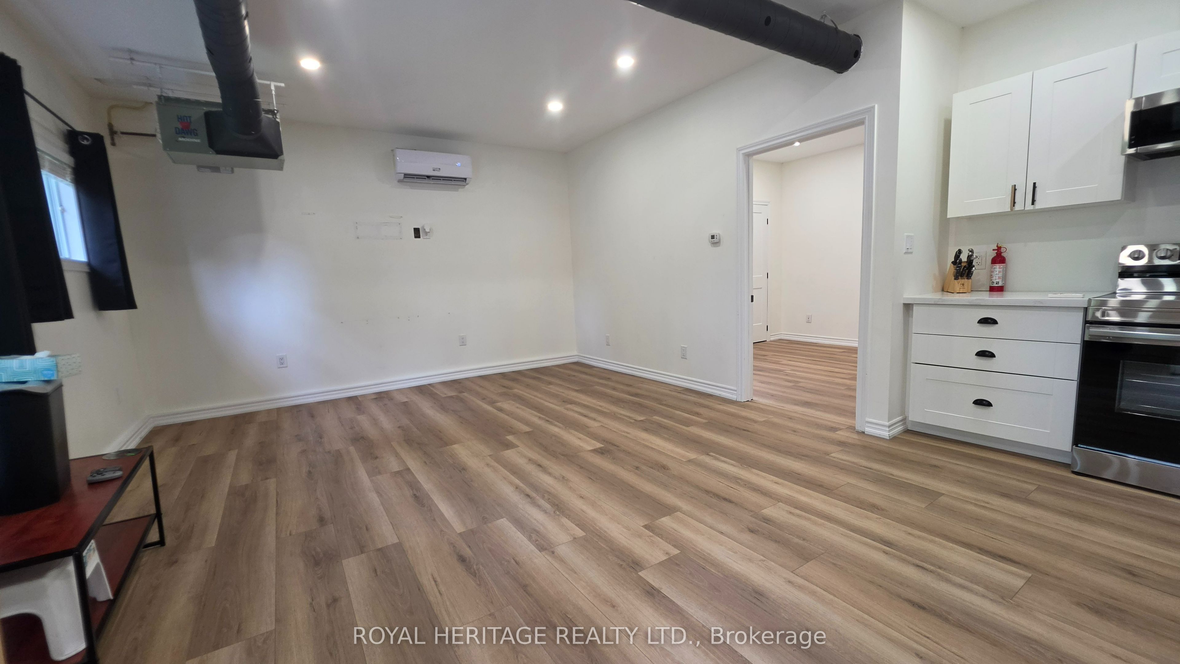 9 Metropolitan Crescent 2, Georgina, ON L4P 1V4 photo 4
