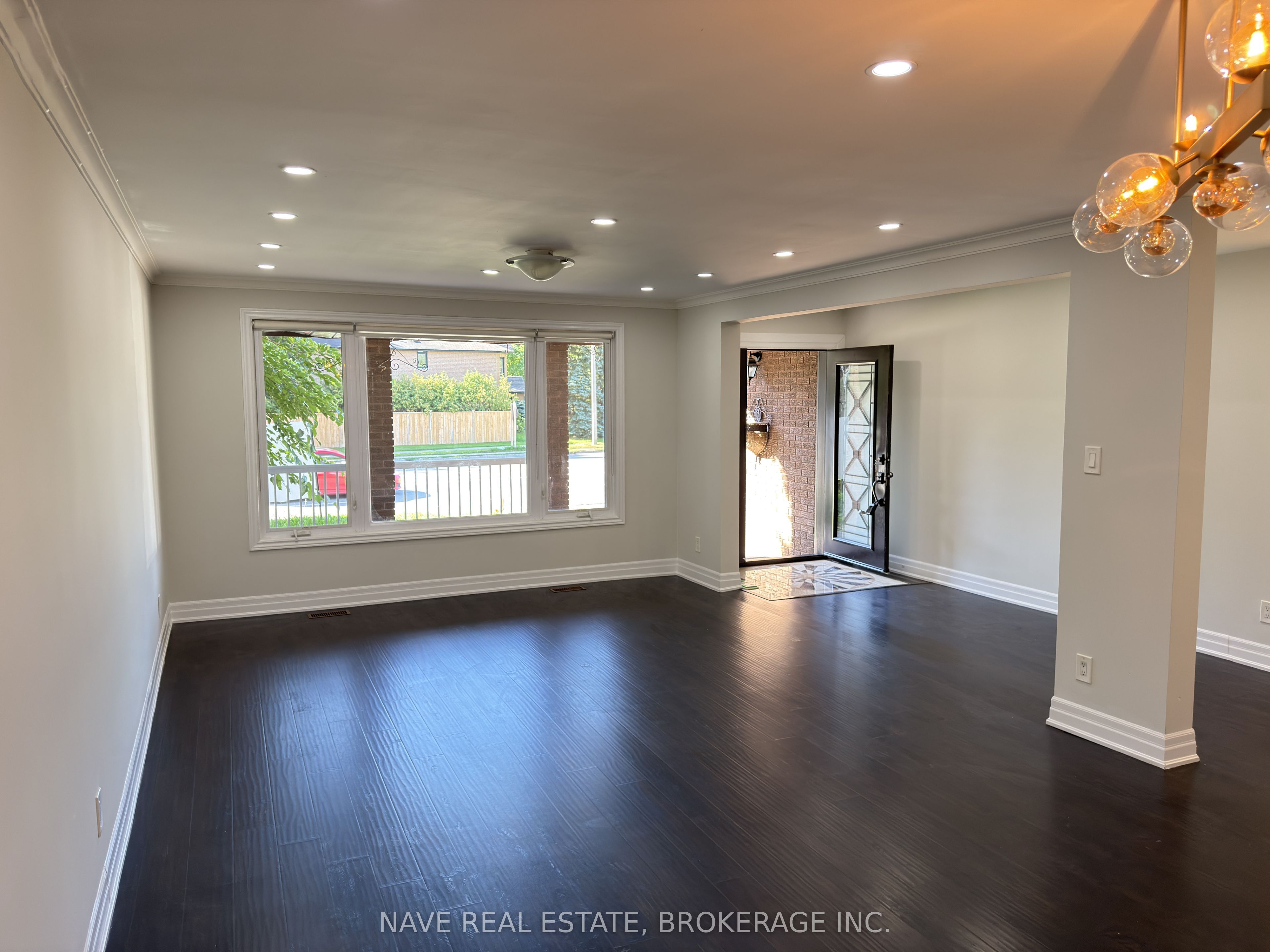 50 Elgin Mills Road W Main Floor, Richmond Hill, ON L4C 4M2 photo 5
