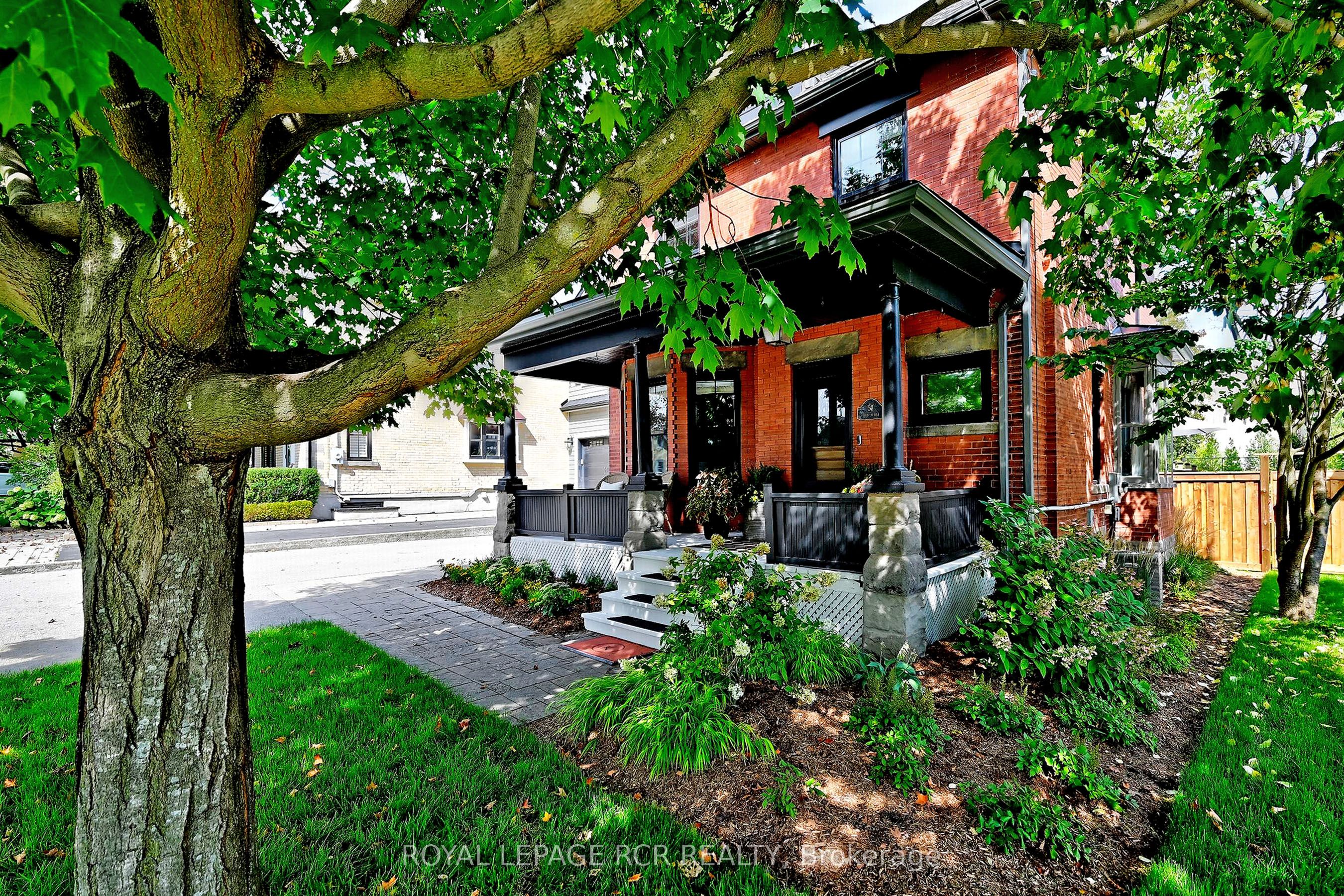 58 Tyler Street, Aurora, ON L4G 2N2 photo 3