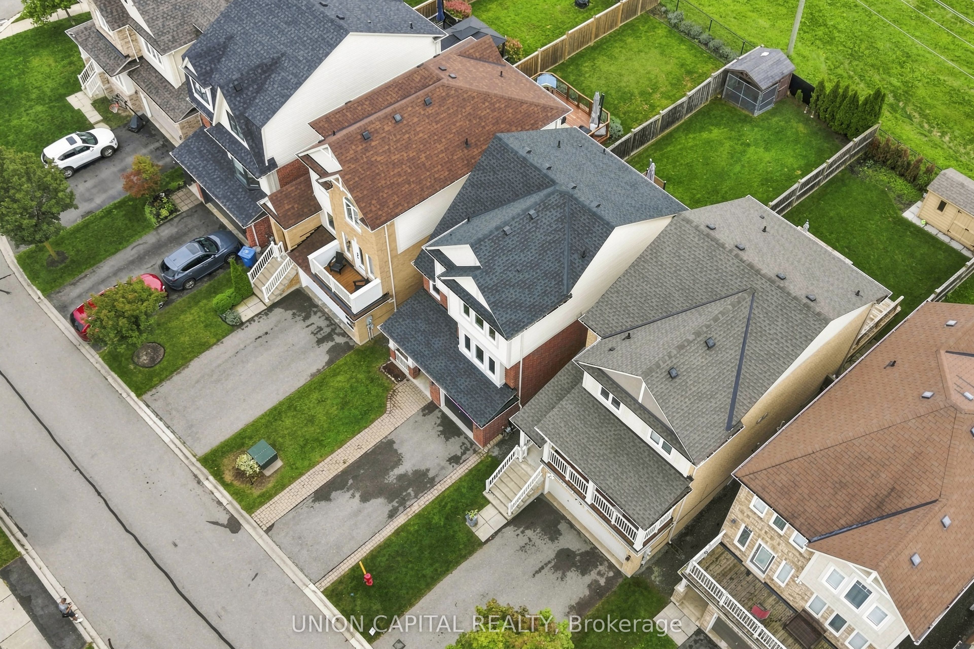 26 Cliff Gunn Road, Newmarket, ON L3X 3J8 photo 5