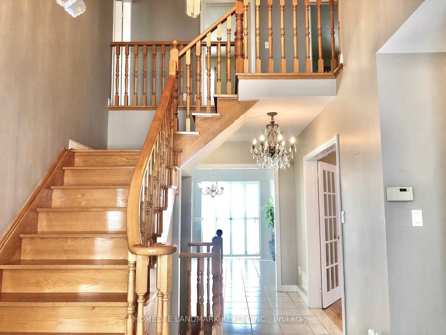 196 Park Drive, Whitchurch-Stouffville, ON L4A 1J8 photo 2